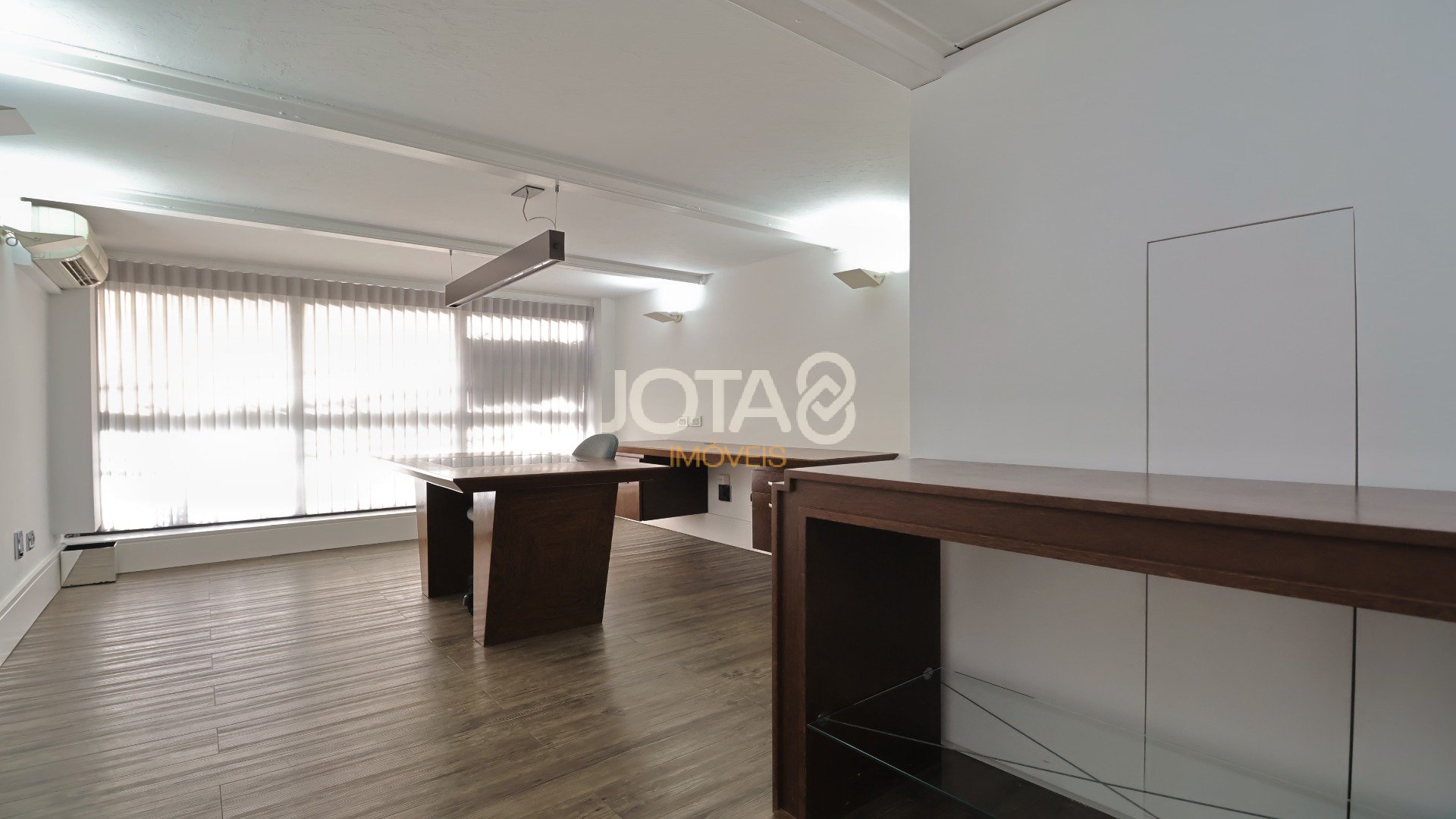 SALA COMERCIAL MOBILIADA NA PADRE ANCHIETA