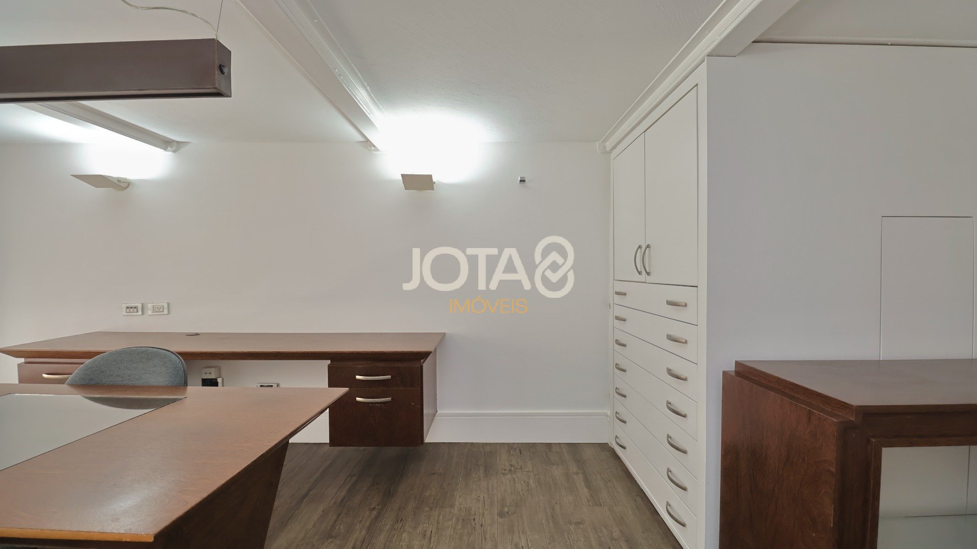 SALA COMERCIAL MOBILIADA NA PADRE ANCHIETA