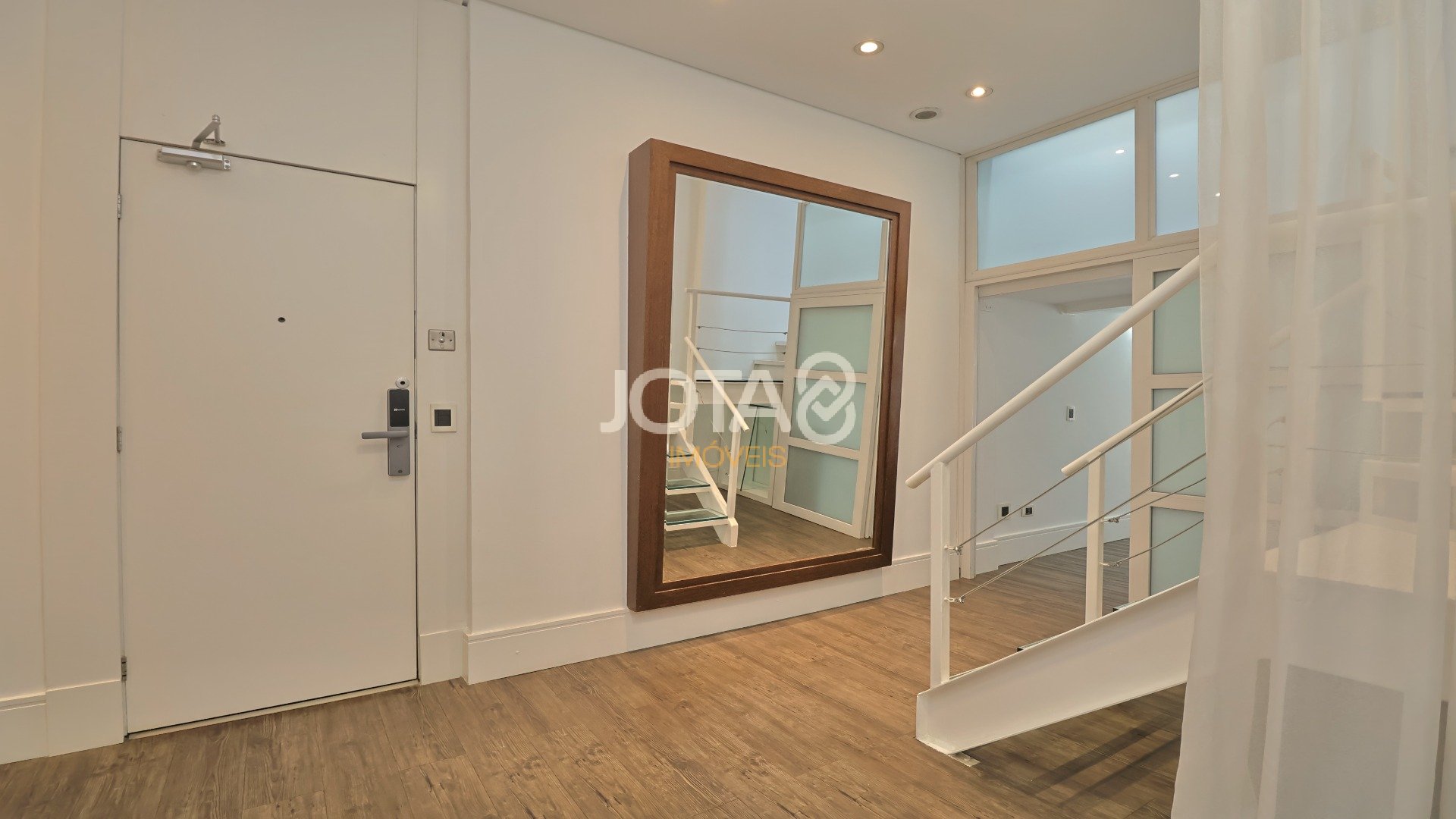 SALA COMERCIAL MOBILIADA NA PADRE ANCHIETA