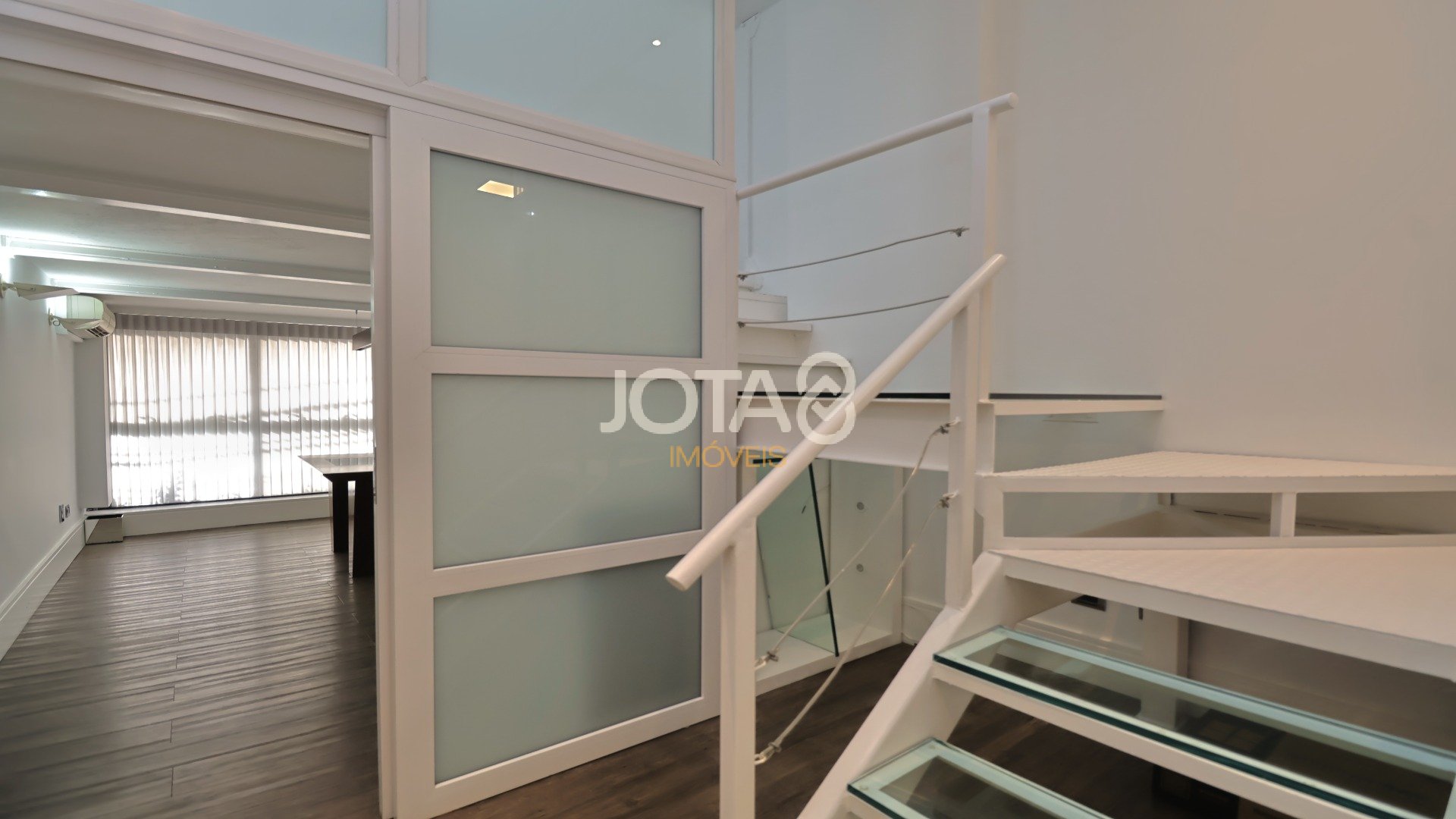 SALA COMERCIAL MOBILIADA NA PADRE ANCHIETA
