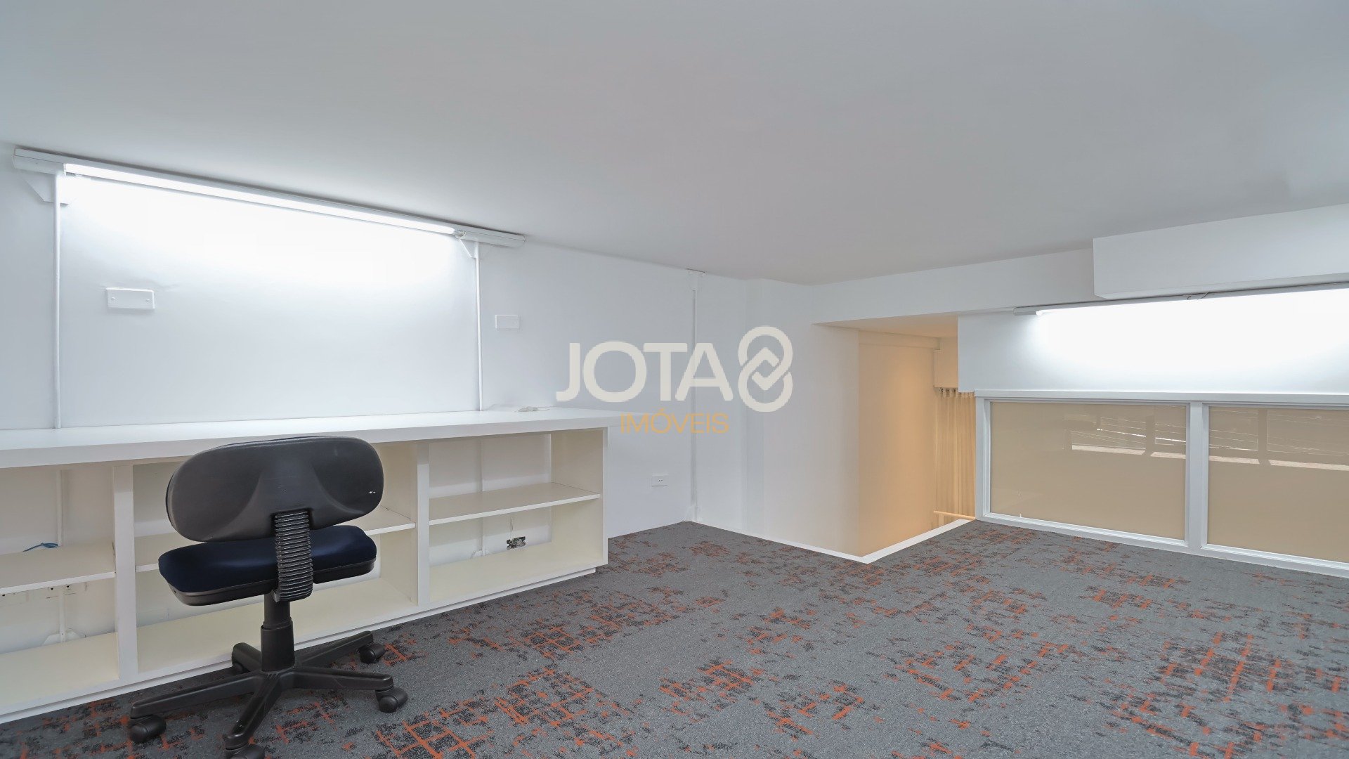 SALA COMERCIAL MOBILIADA NA PADRE ANCHIETA