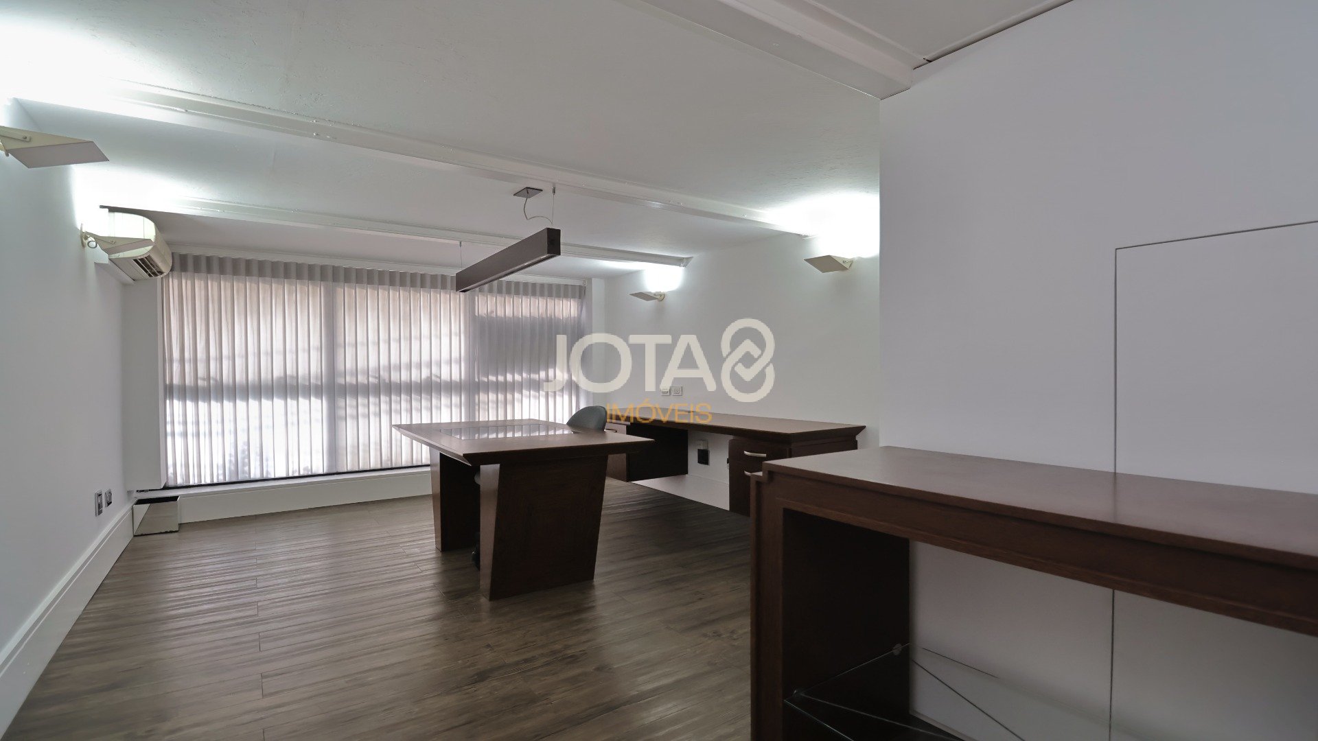 SALA COMERCIAL MOBILIADA NA PADRE ANCHIETA