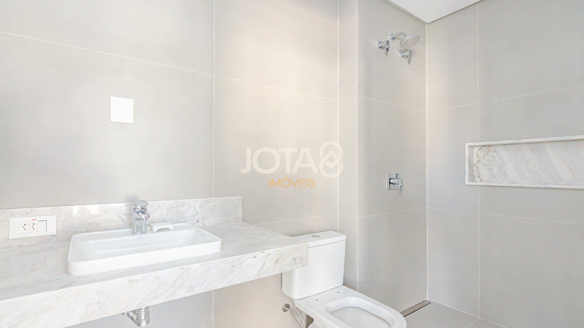 APARTAMENTO NOVO NO BATEL COM 2 QUARTOS