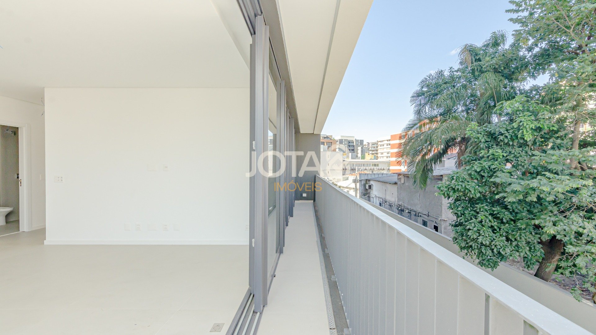 APARTAMENTO NOVO NO BATEL COM 2 QUARTOS