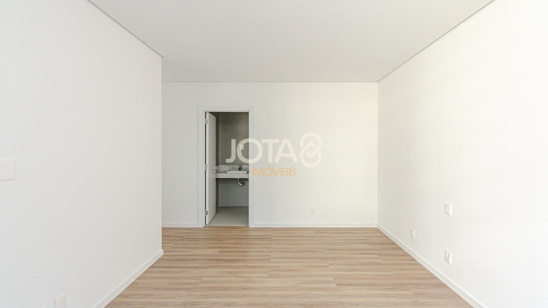 APARTAMENTO NOVO NO BATEL COM 2 QUARTOS