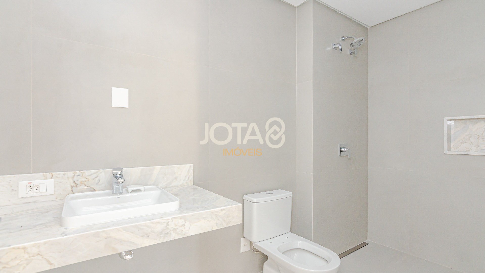 APARTAMENTO NOVO NO BATEL COM 2 QUARTOS