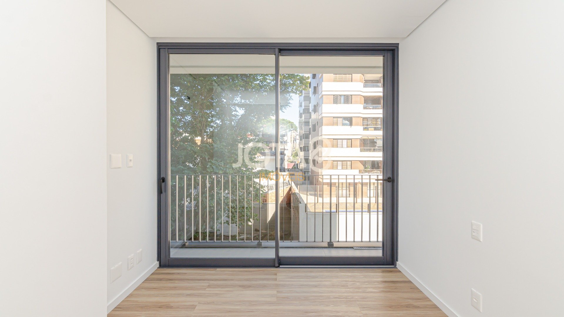 APARTAMENTO NOVO NO BATEL COM 2 QUARTOS