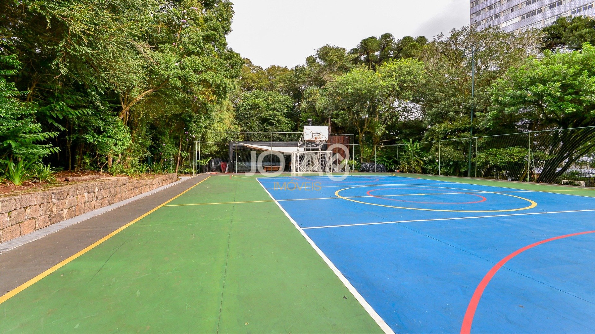 APARTAMENTO EM CONDOMÍNIO CLUBE NO AHÚ