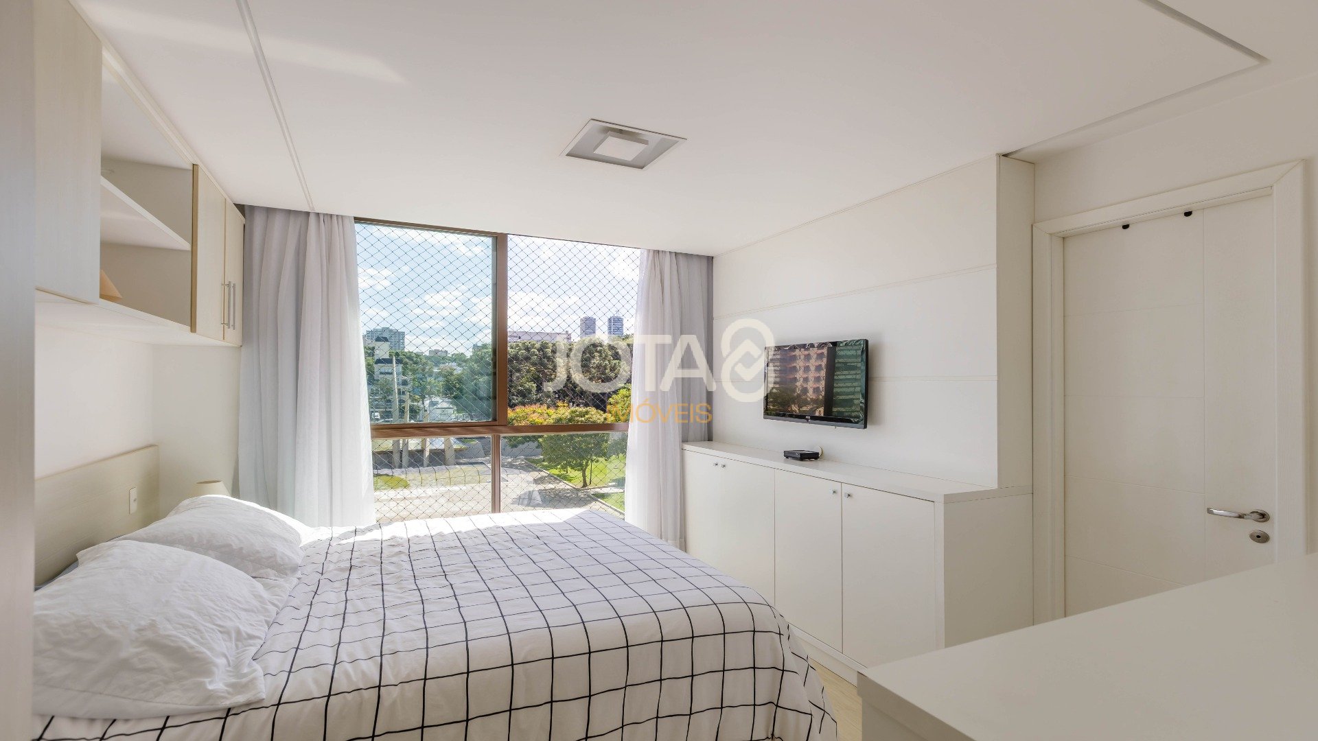 ENSOLARADO APARTAMENTO 3 QUARTOS EM CONDOMÍNIO CLUBE NA MERCÊS