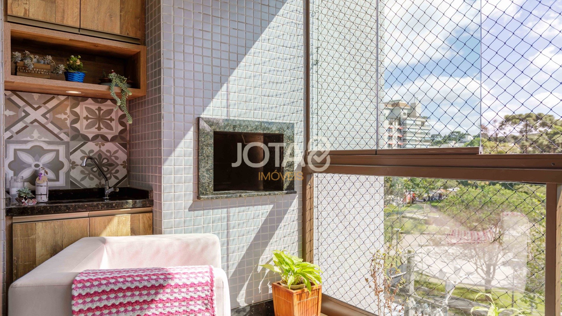 ENSOLARADO APARTAMENTO 3 QUARTOS EM CONDOMÍNIO CLUBE NA MERCÊS