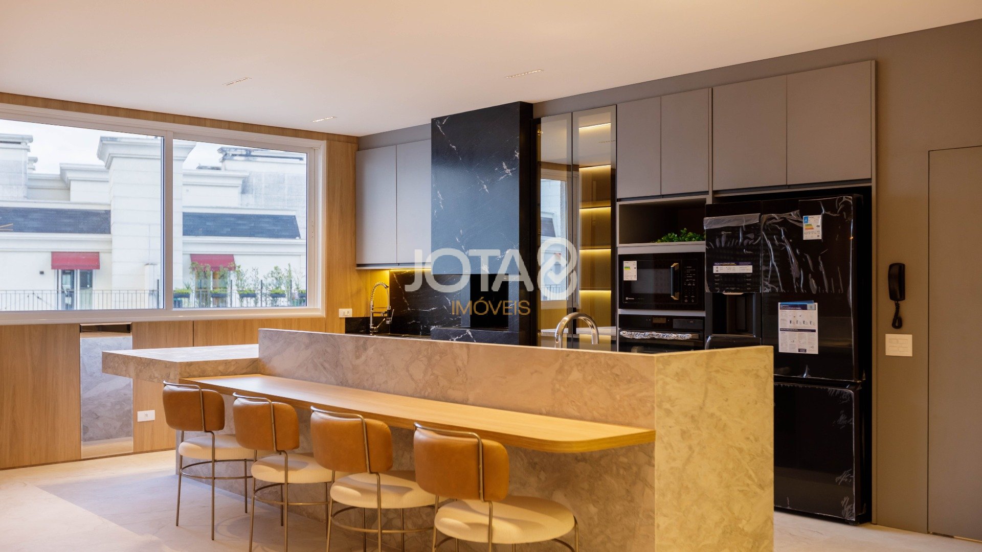 SOFISTICADO APARTAMENTO COM 3 SUÍTES NO CONDOMÍNIO CLUBE THE ISLAND