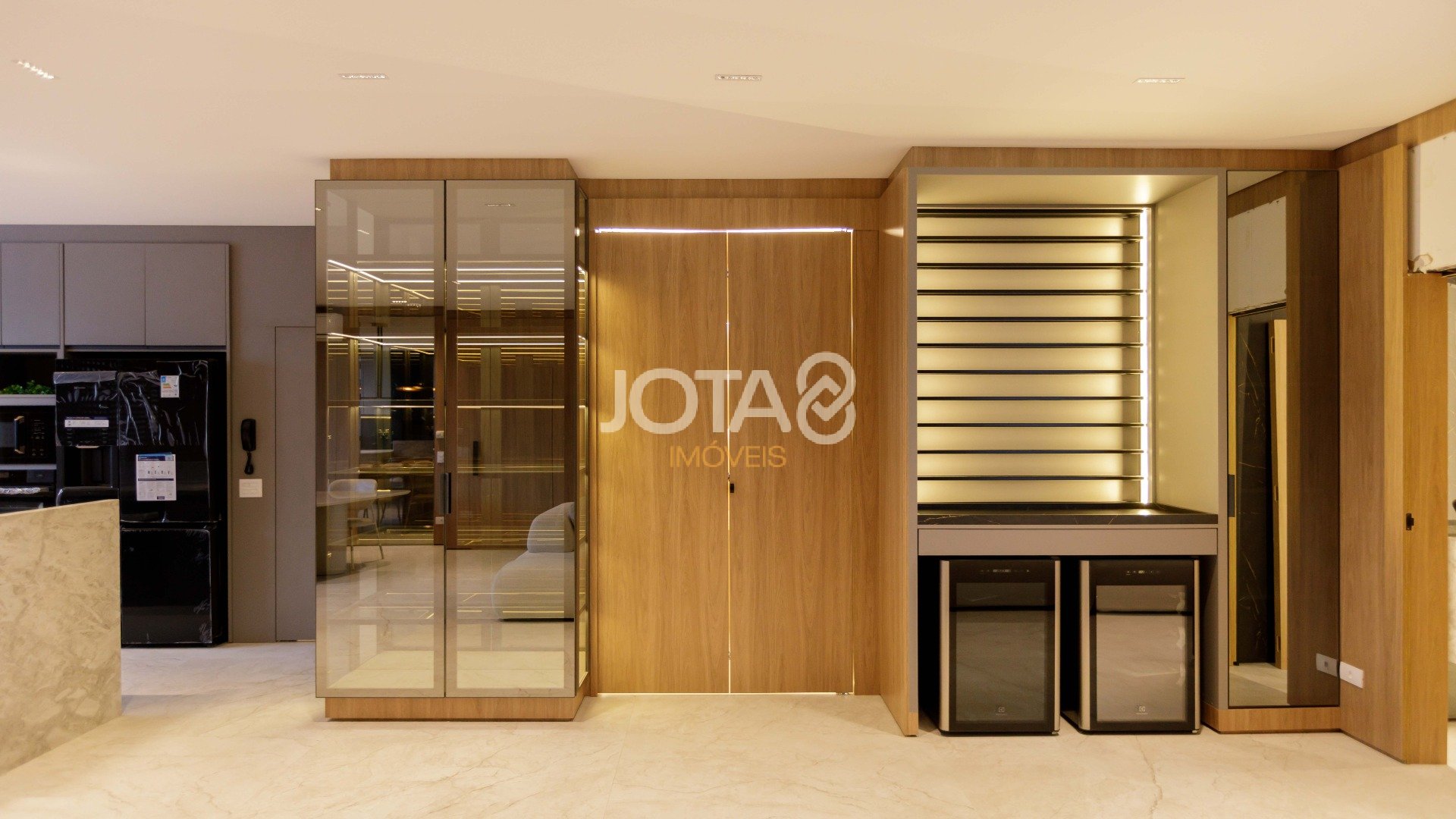 SOFISTICADO APARTAMENTO COM 3 SUÍTES NO CONDOMÍNIO CLUBE THE ISLAND