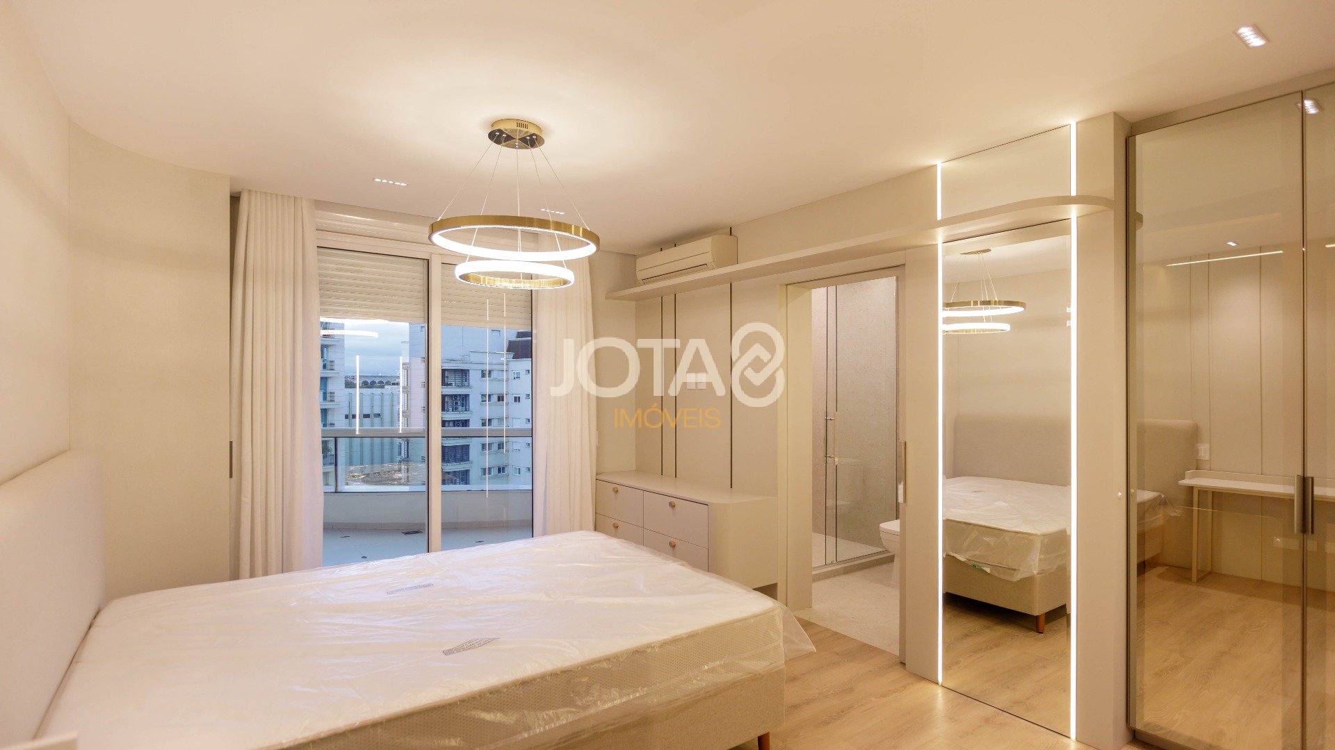 SOFISTICADO APARTAMENTO COM 3 SUÍTES NO CONDOMÍNIO CLUBE THE ISLAND