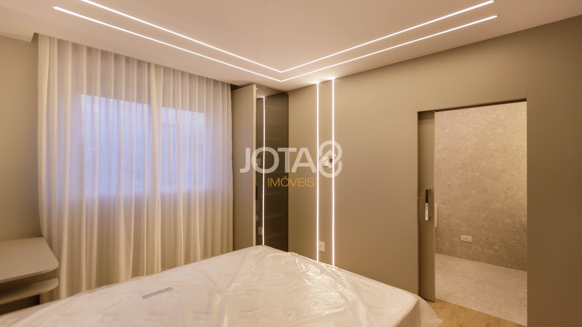 SOFISTICADO APARTAMENTO COM 3 SUÍTES NO CONDOMÍNIO CLUBE THE ISLAND