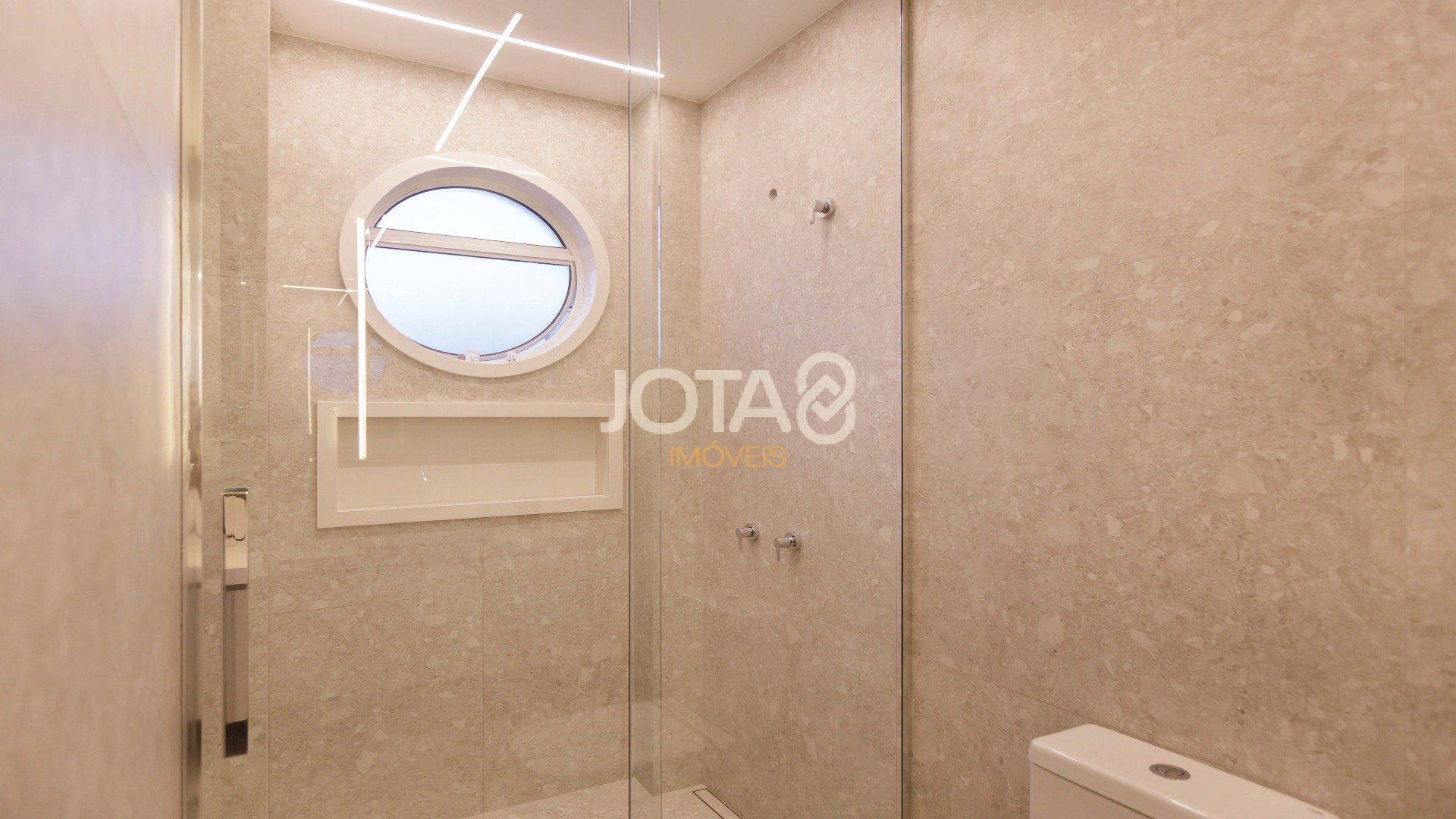 SOFISTICADO APARTAMENTO COM 3 SUÍTES NO CONDOMÍNIO CLUBE THE ISLAND