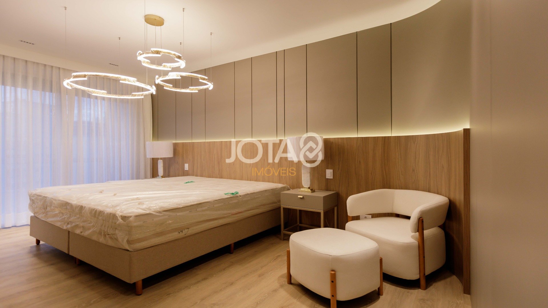 SOFISTICADO APARTAMENTO COM 3 SUÍTES NO CONDOMÍNIO CLUBE THE ISLAND