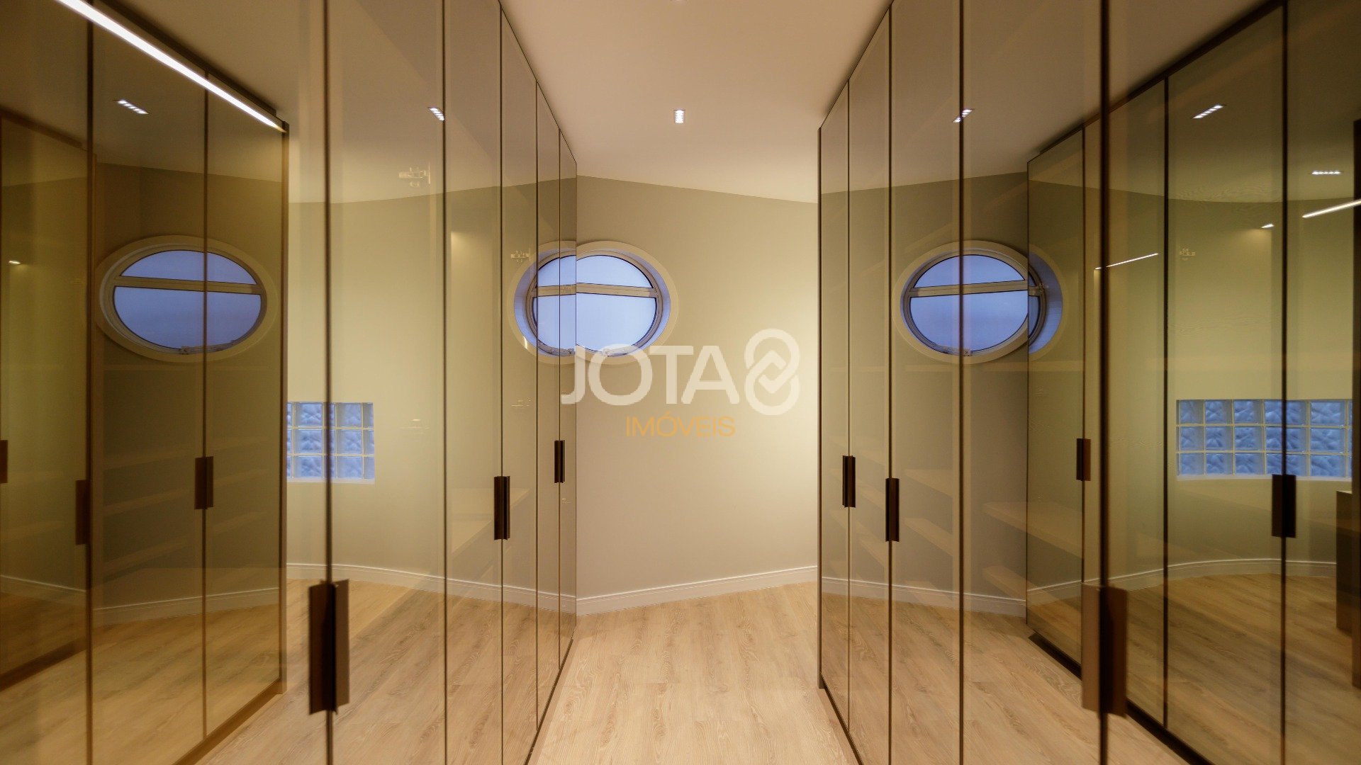SOFISTICADO APARTAMENTO COM 3 SUÍTES NO CONDOMÍNIO CLUBE THE ISLAND