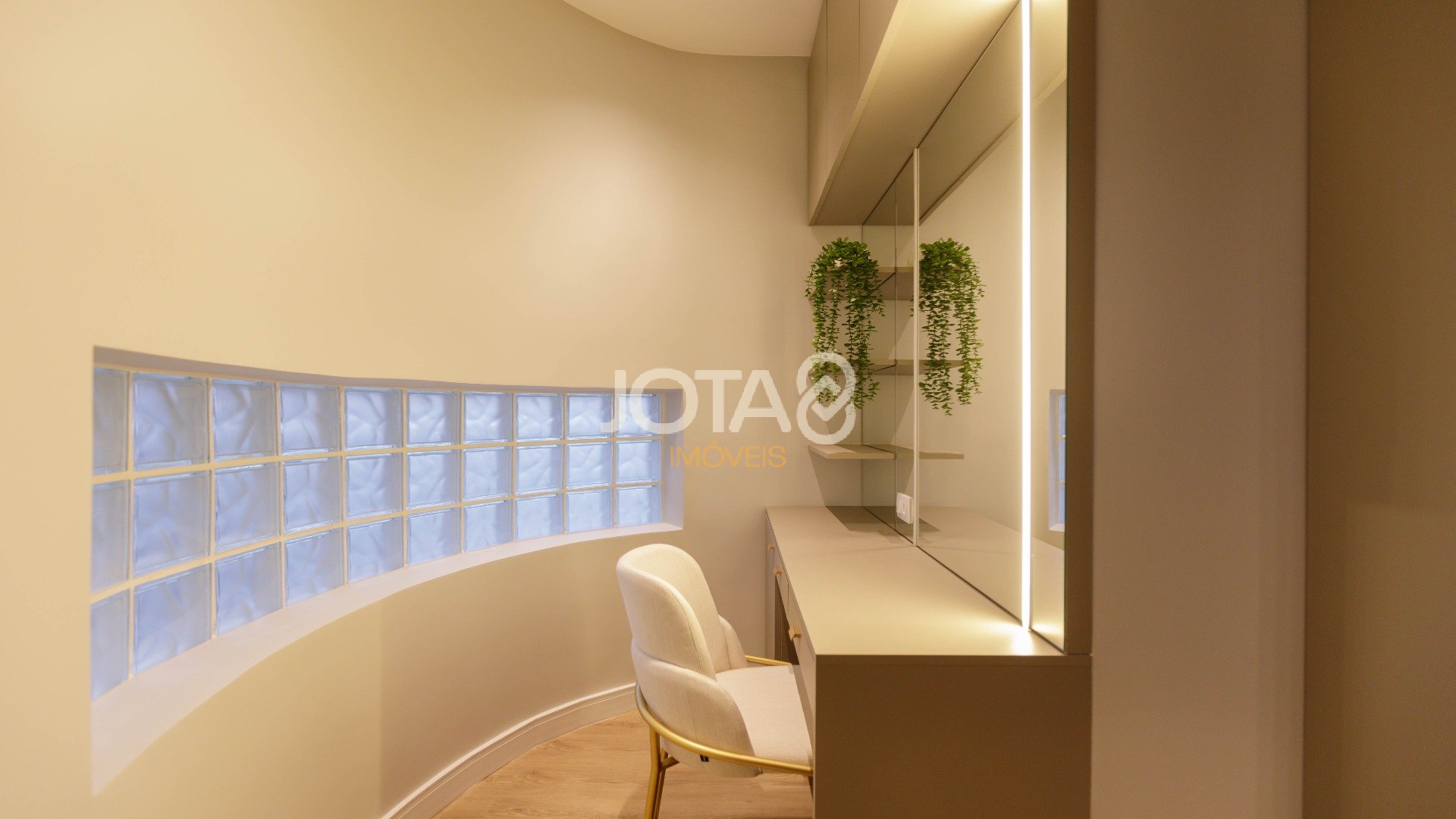SOFISTICADO APARTAMENTO COM 3 SUÍTES NO CONDOMÍNIO CLUBE THE ISLAND