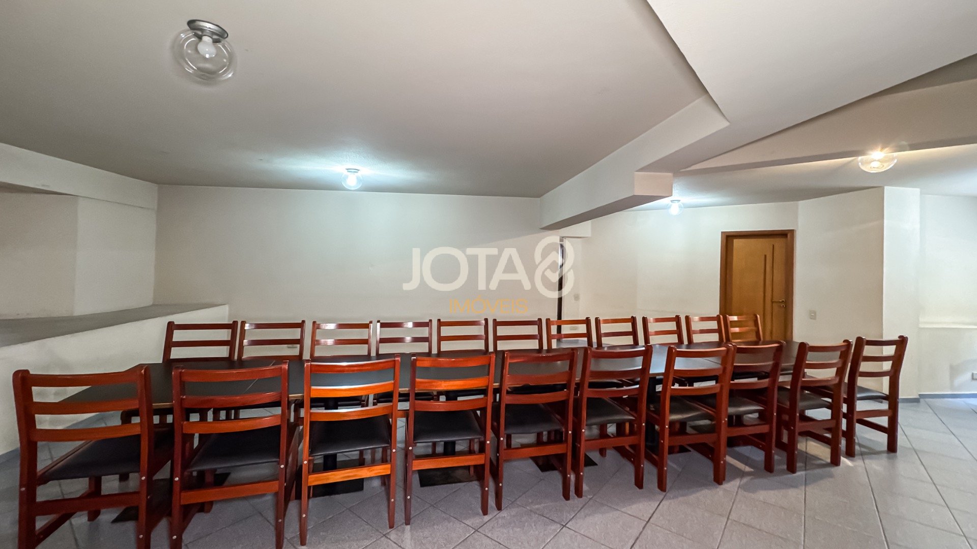APARTAMENTO 2 QUARTOS NO BATEL