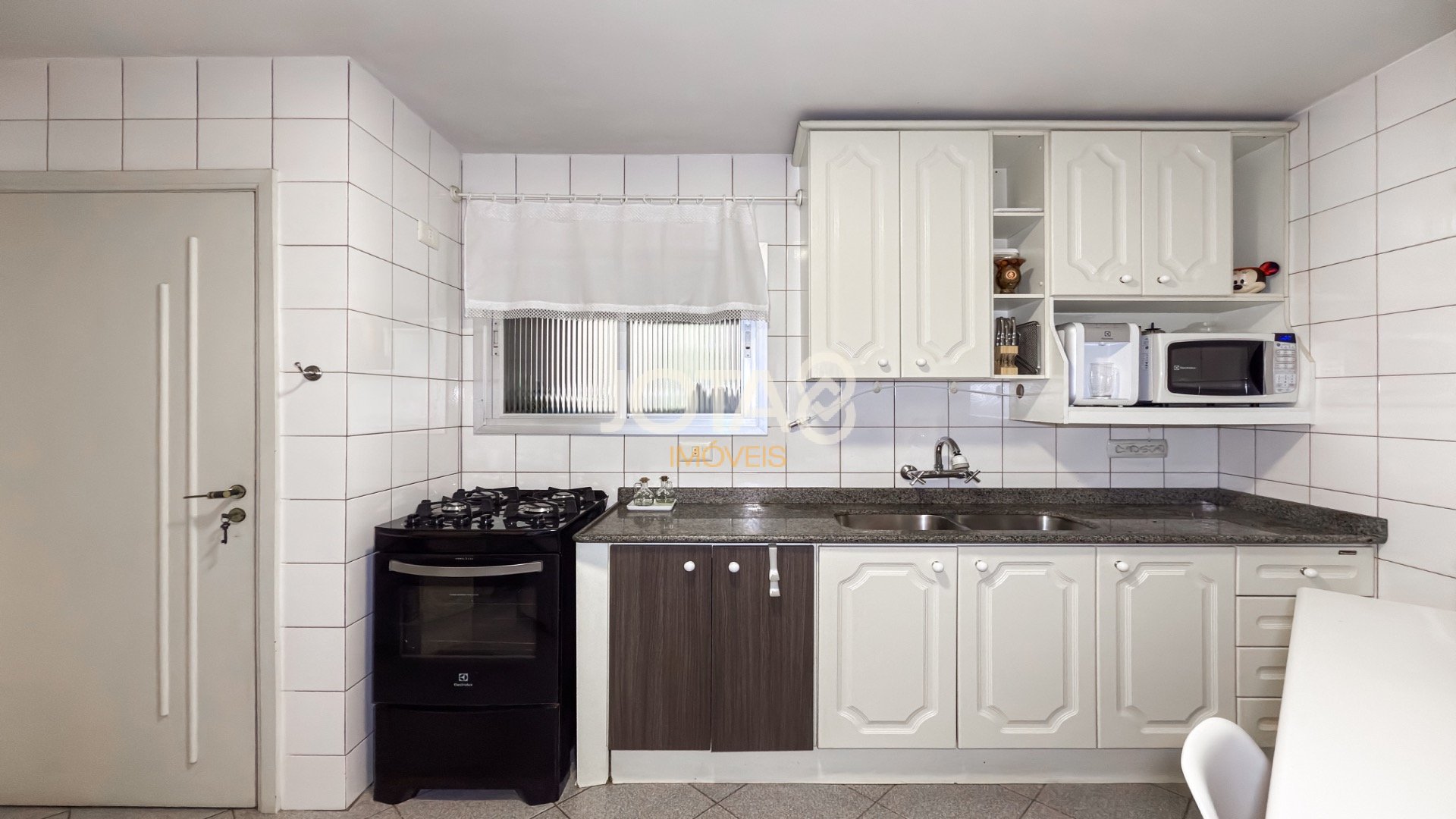 APARTAMENTO 2 QUARTOS NO BATEL