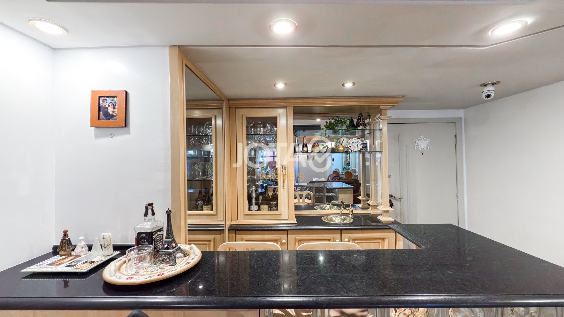 APARTAMENTO 2 QUARTOS NO BATEL