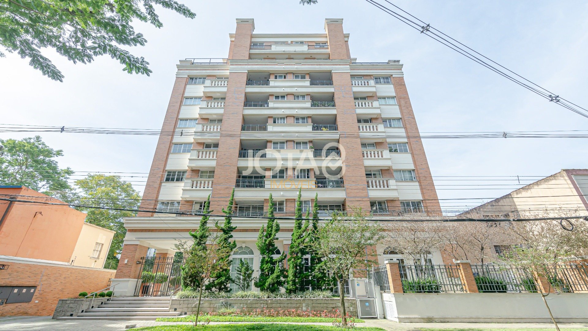 LINDO APARTAMENTO NO EDIFÍCIO ENGLAND NAS MERCÊS