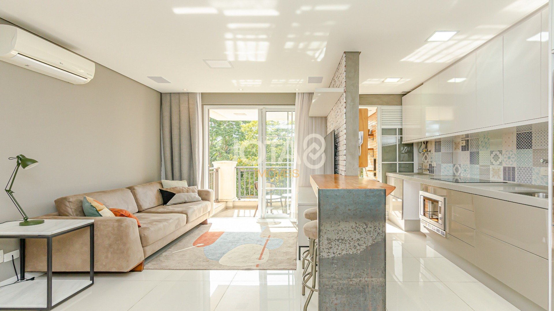 LINDO APARTAMENTO NO EDIFÍCIO ENGLAND NAS MERCÊS
