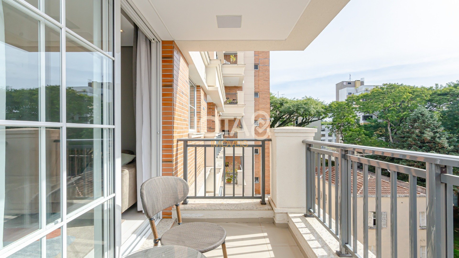 LINDO APARTAMENTO NO EDIFÍCIO ENGLAND NAS MERCÊS