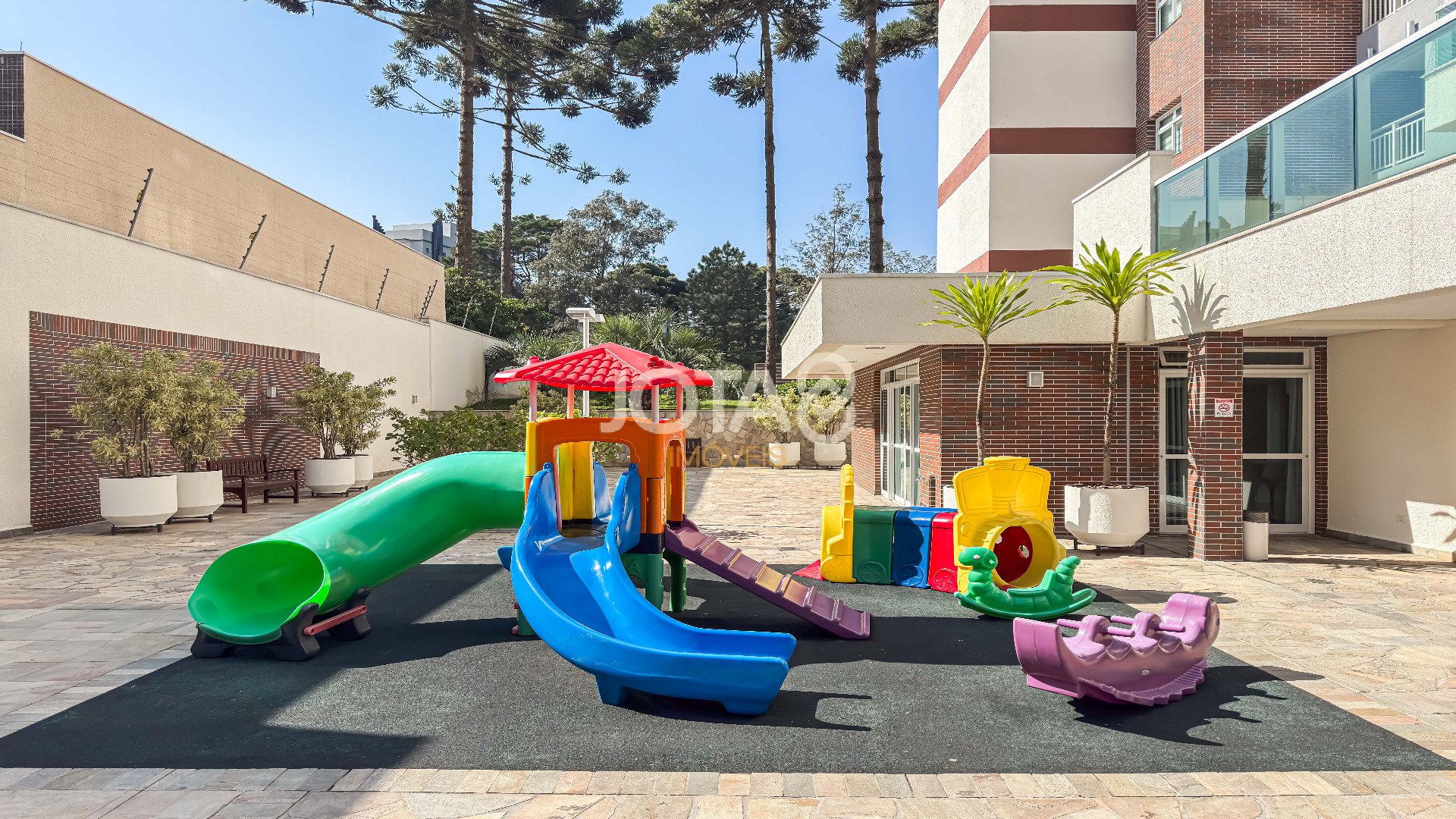 APARTAMENTO COM  3 QUARTOS NO ECOVILLE EM CONDOMINIO CLUBE