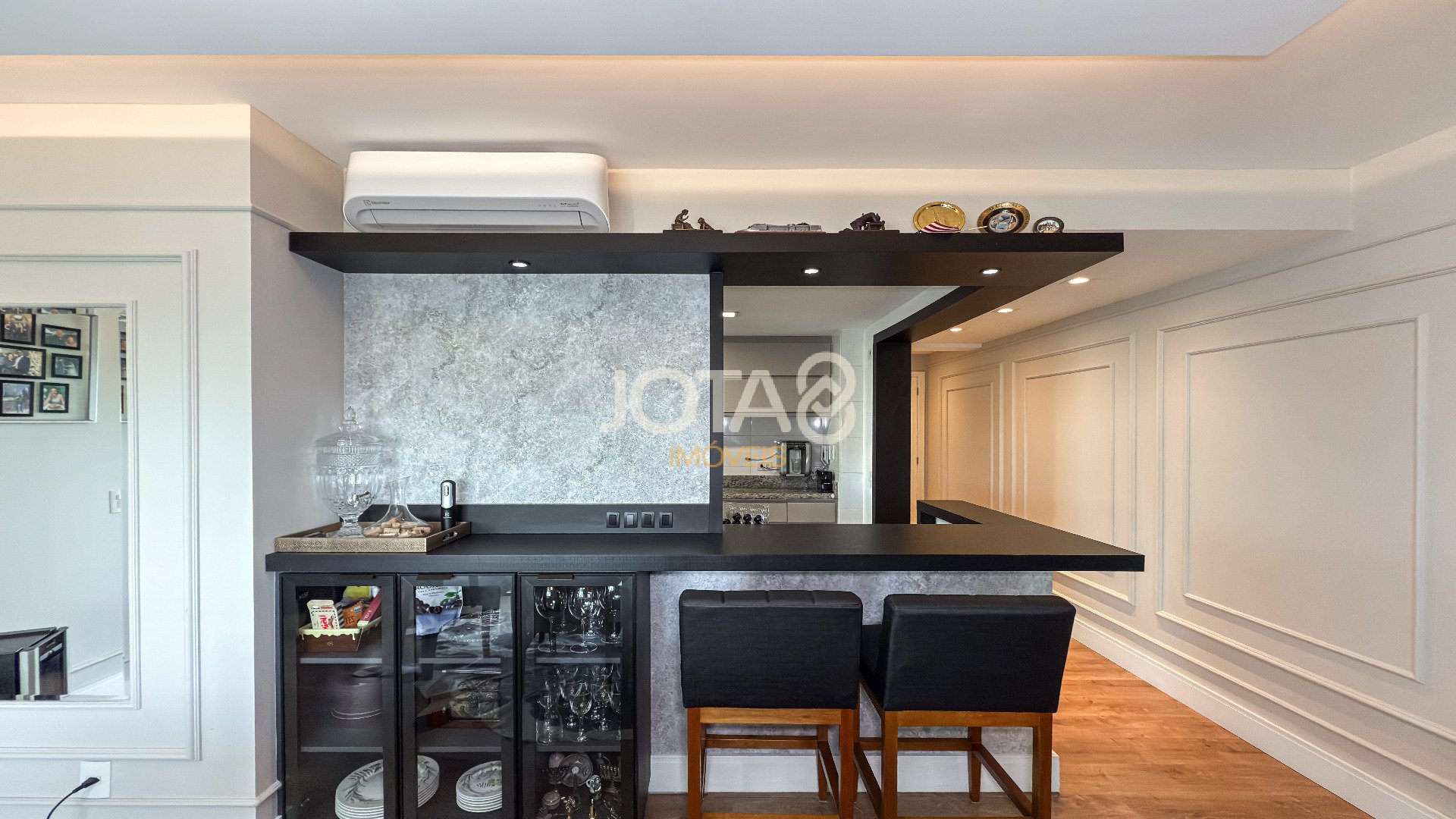 APARTAMENTO COM  3 QUARTOS NO ECOVILLE EM CONDOMINIO CLUBE