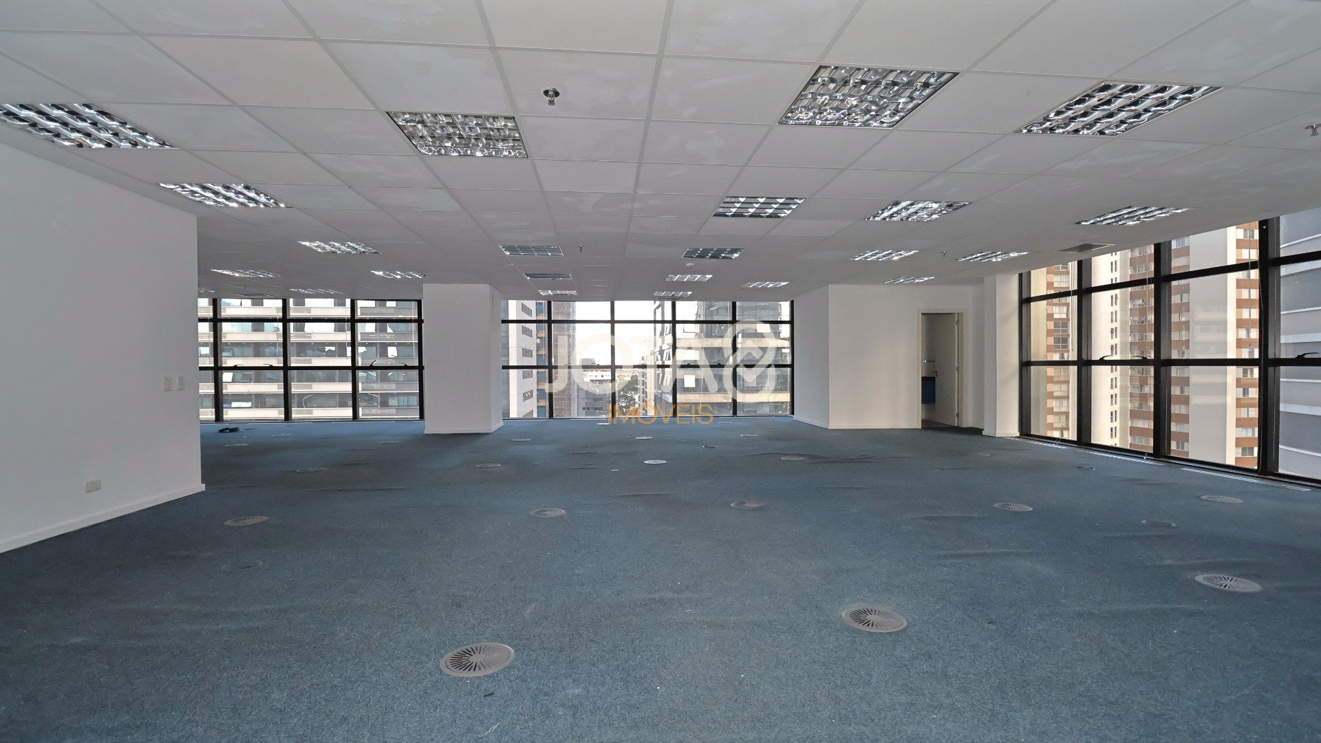 LAJE COMERCIAL DE 351,2M² NA AV JOÃO GUALBERTO - JOTA8 IMÓVEIS