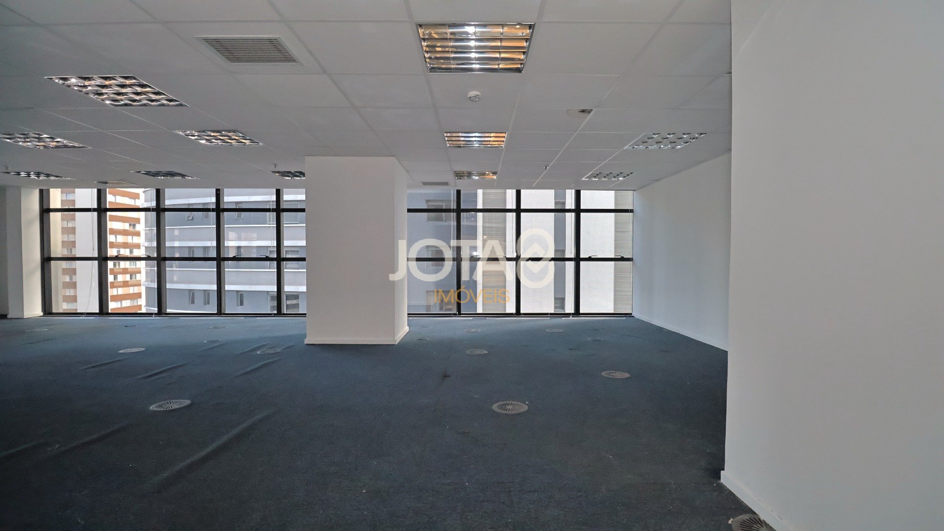 LAJE COMERCIAL DE 351,2M² NA AV JOÃO GUALBERTO - JOTA8 IMÓVEIS