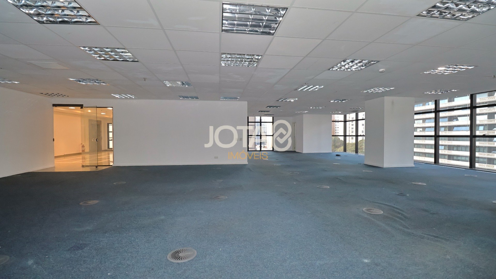 LAJE COMERCIAL DE 351,2M² NA AV JOÃO GUALBERTO - JOTA8 IMÓVEIS