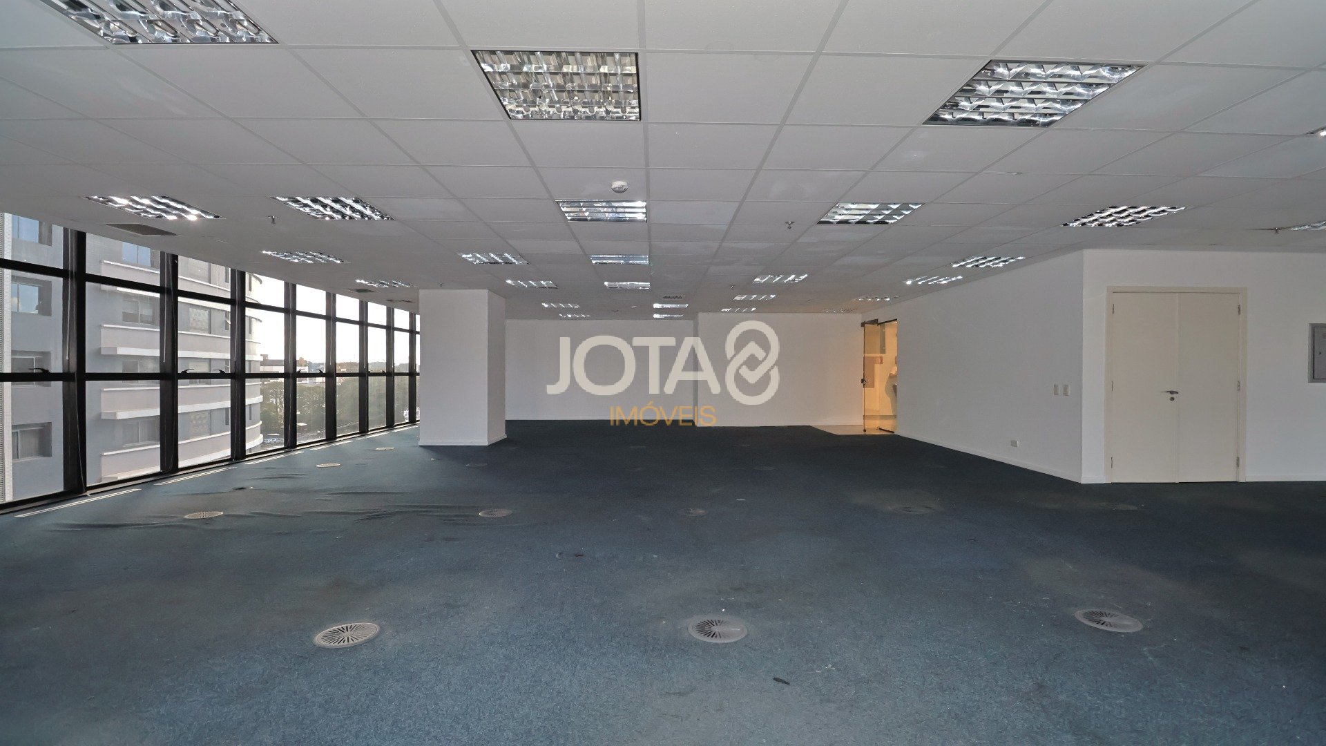 LAJE COMERCIAL DE 351,2M² NA AV JOÃO GUALBERTO - JOTA8 IMÓVEIS