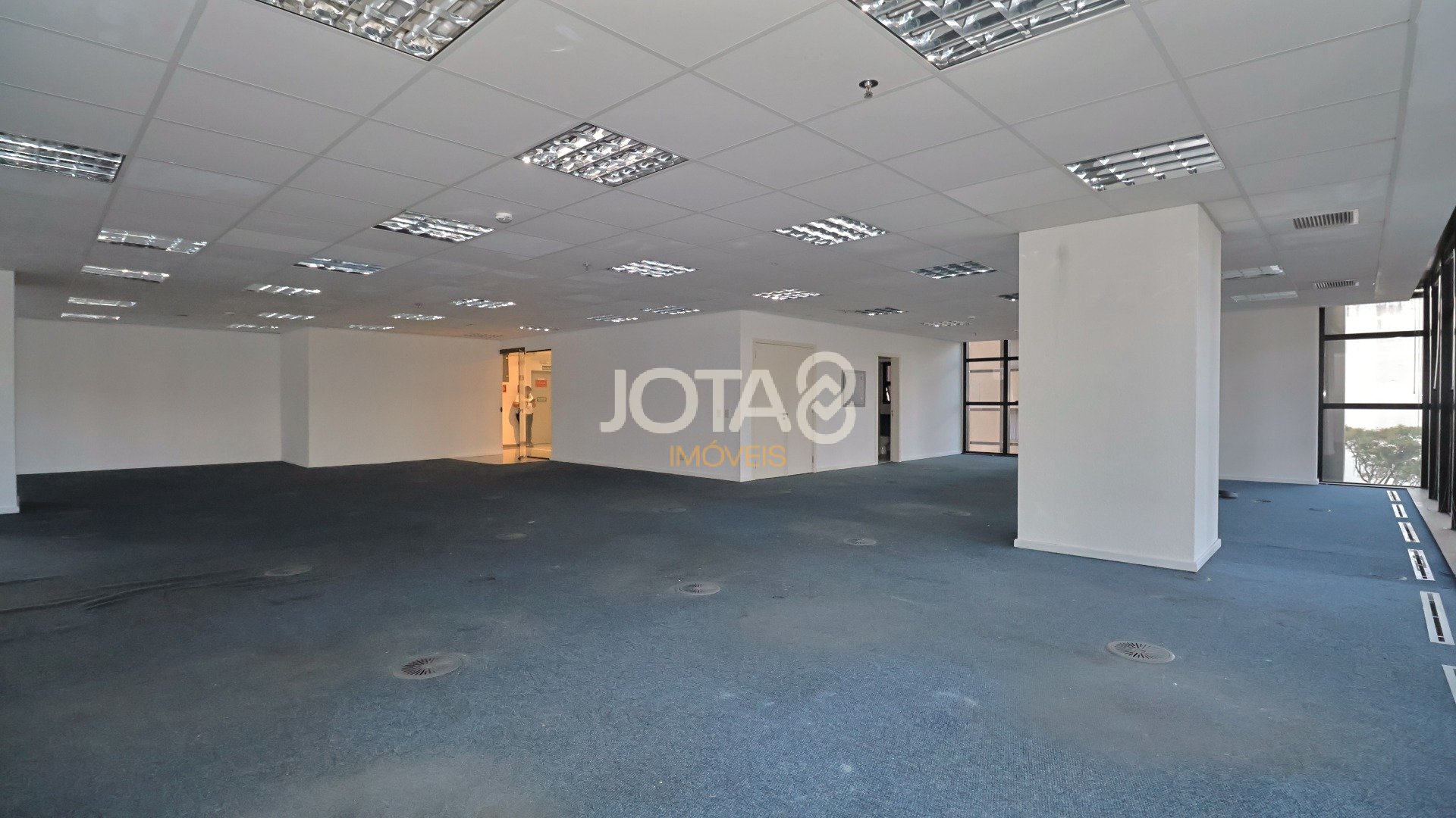 LAJE COMERCIAL DE 351,2M² NA AV JOÃO GUALBERTO - JOTA8 IMÓVEIS
