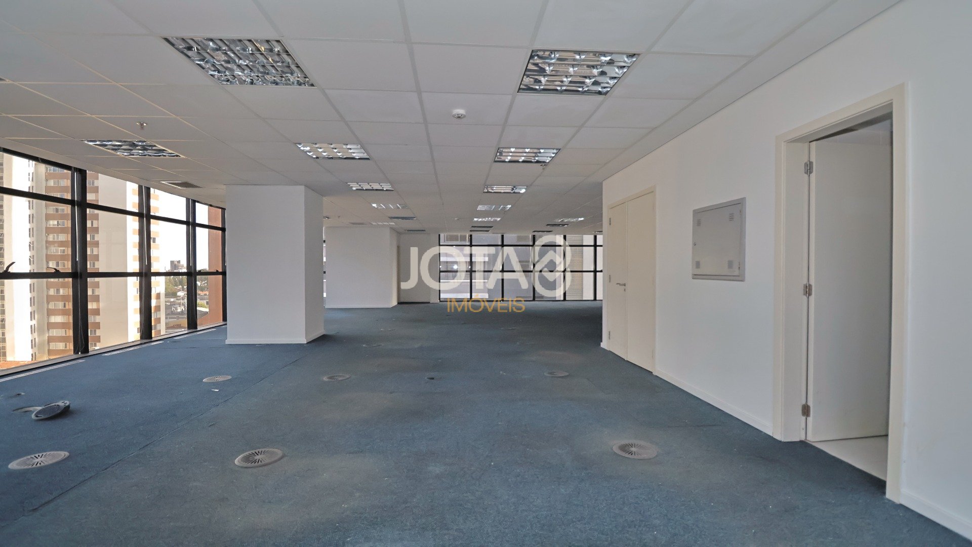 LAJE COMERCIAL DE 351,2M² NA AV JOÃO GUALBERTO - JOTA8 IMÓVEIS