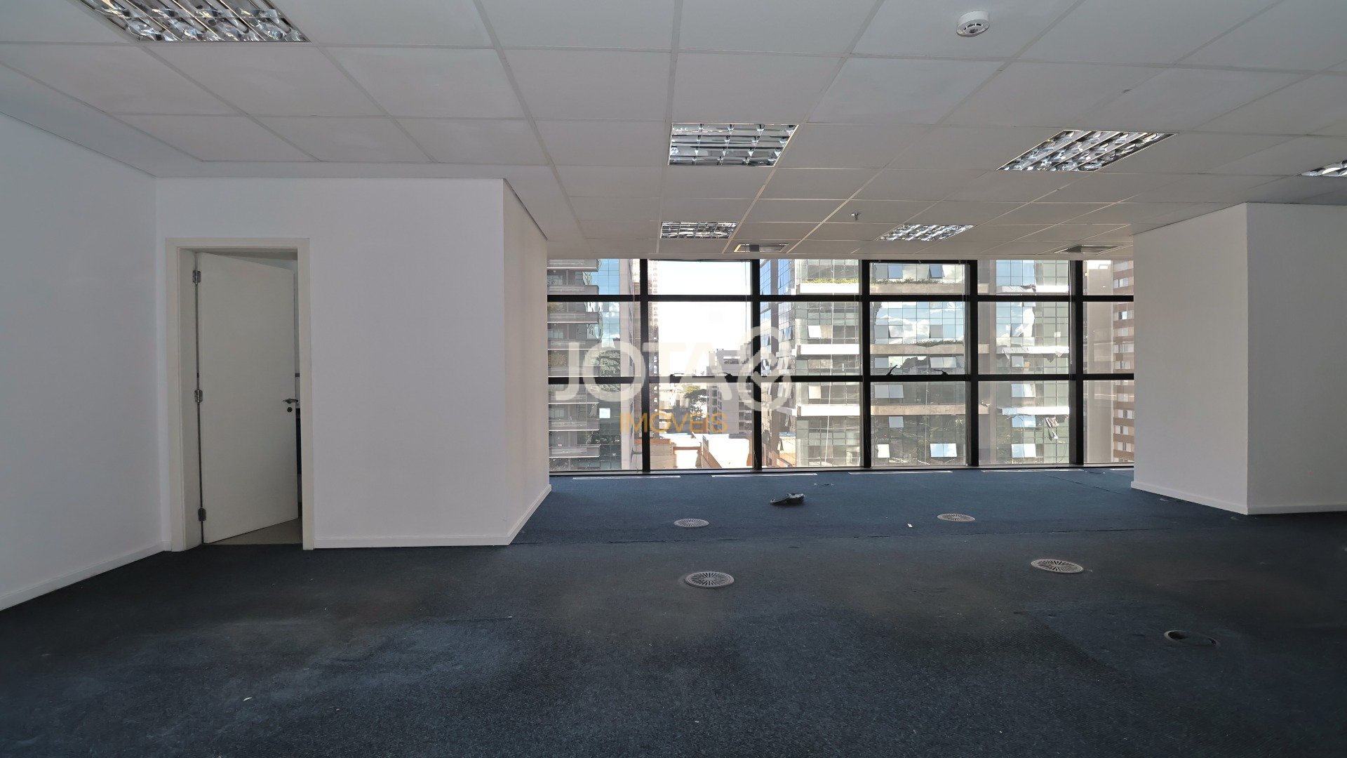 LAJE COMERCIAL DE 351,2M² NA AV JOÃO GUALBERTO - JOTA8 IMÓVEIS