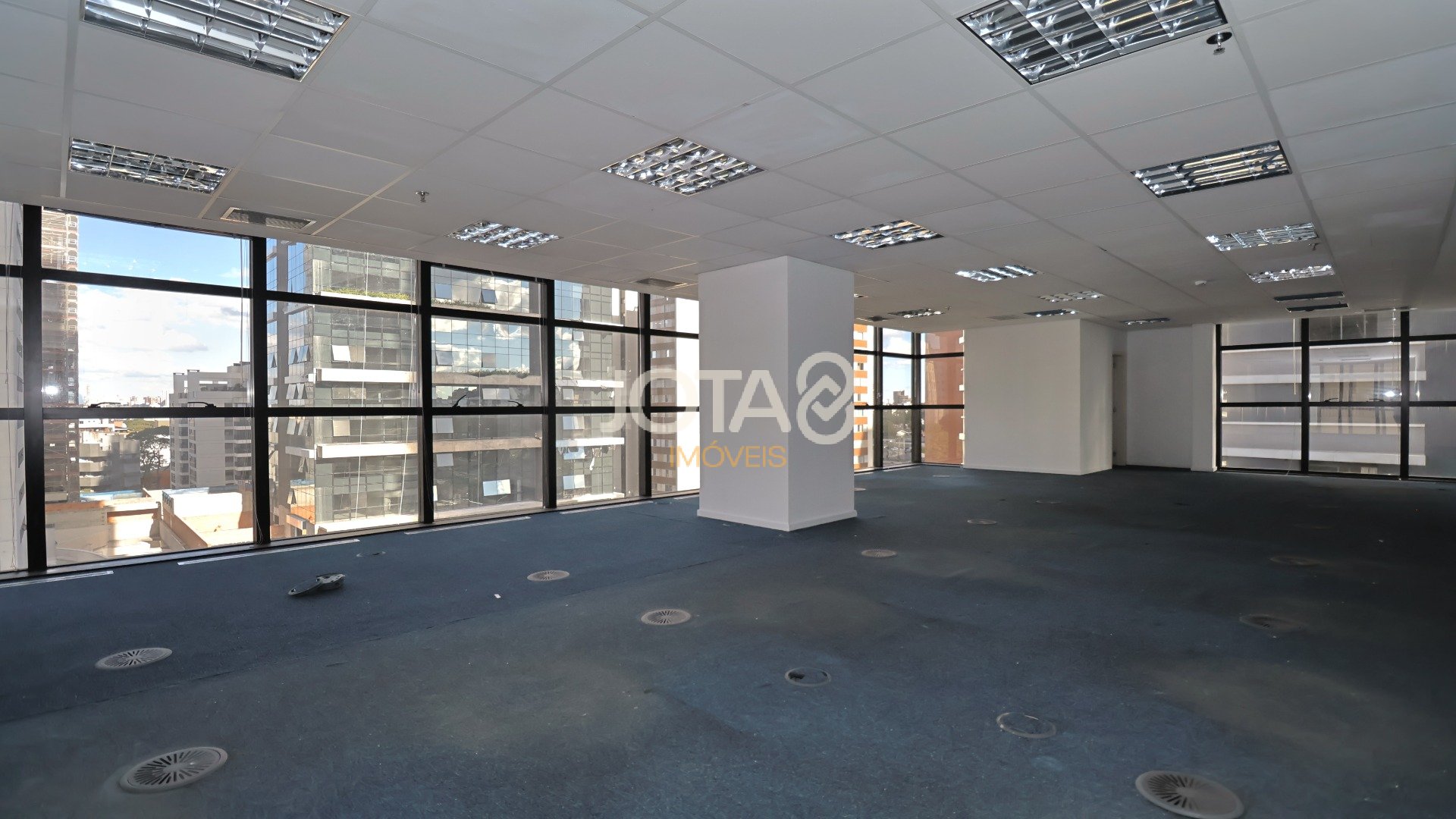 LAJE COMERCIAL DE 351,2M² NA AV JOÃO GUALBERTO - JOTA8 IMÓVEIS