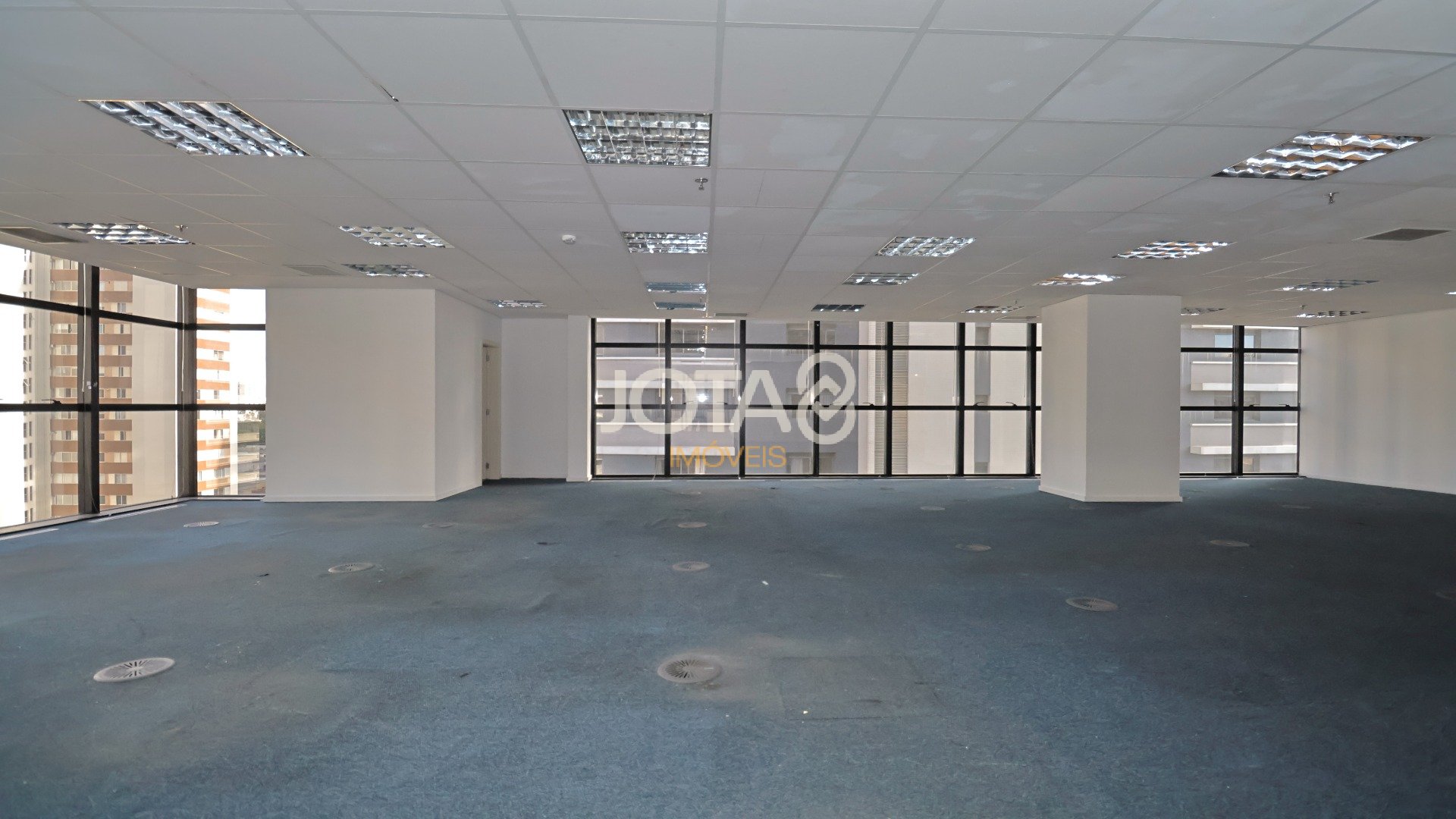 LAJE COMERCIAL DE 351,2M² NA AV JOÃO GUALBERTO - JOTA8 IMÓVEIS
