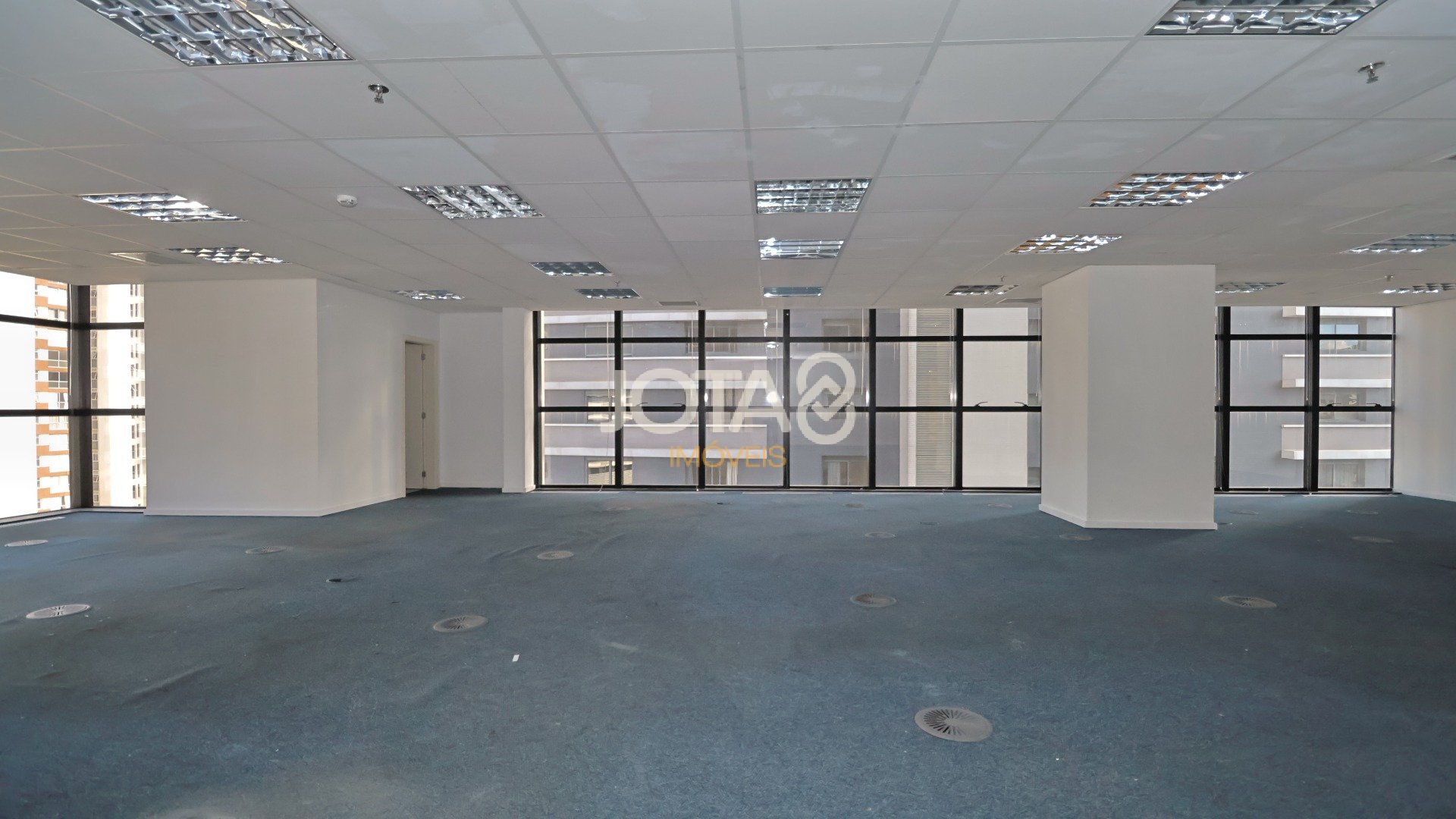 LAJE COMERCIAL DE 351,2M² NA AV JOÃO GUALBERTO - JOTA8 IMÓVEIS
