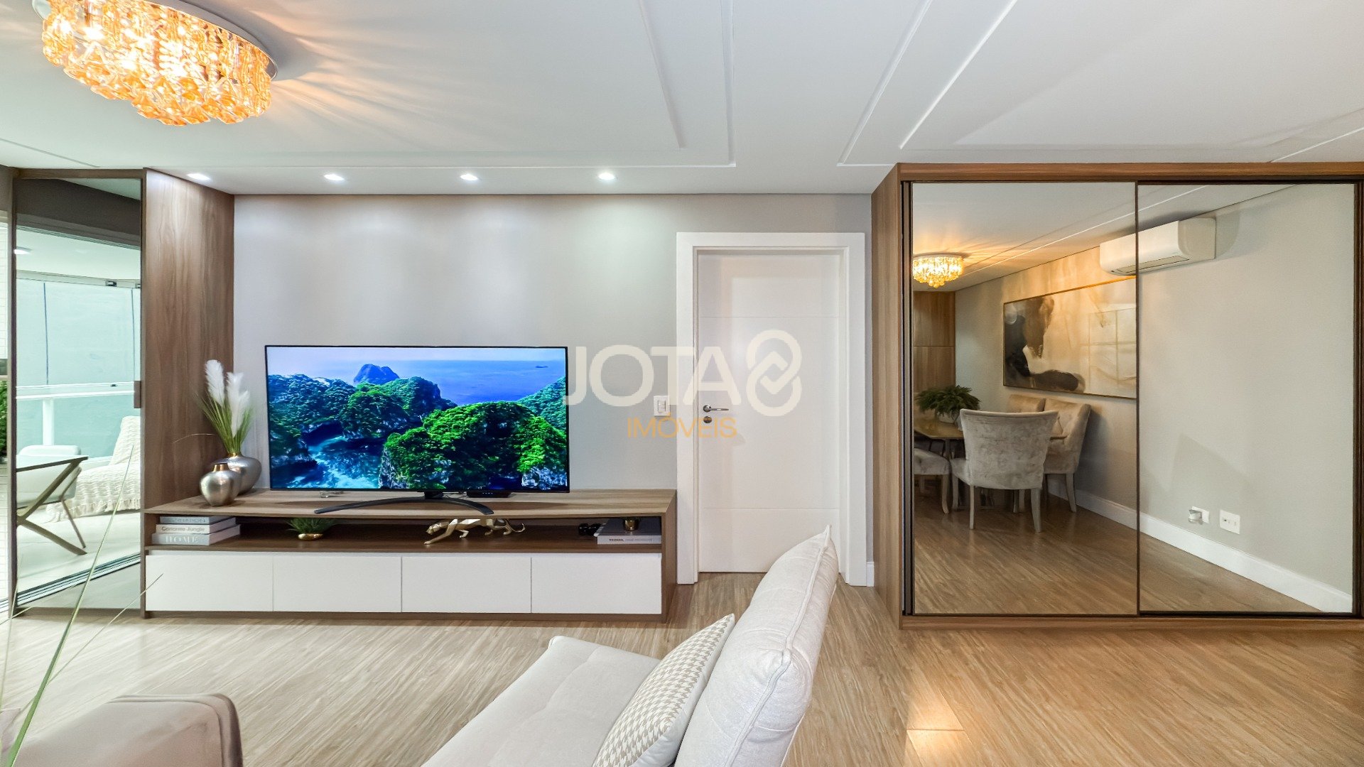 LINDO APARTAMENTO COM 3 QUARTOS, 3 VAGAS NO JUVEVÊ