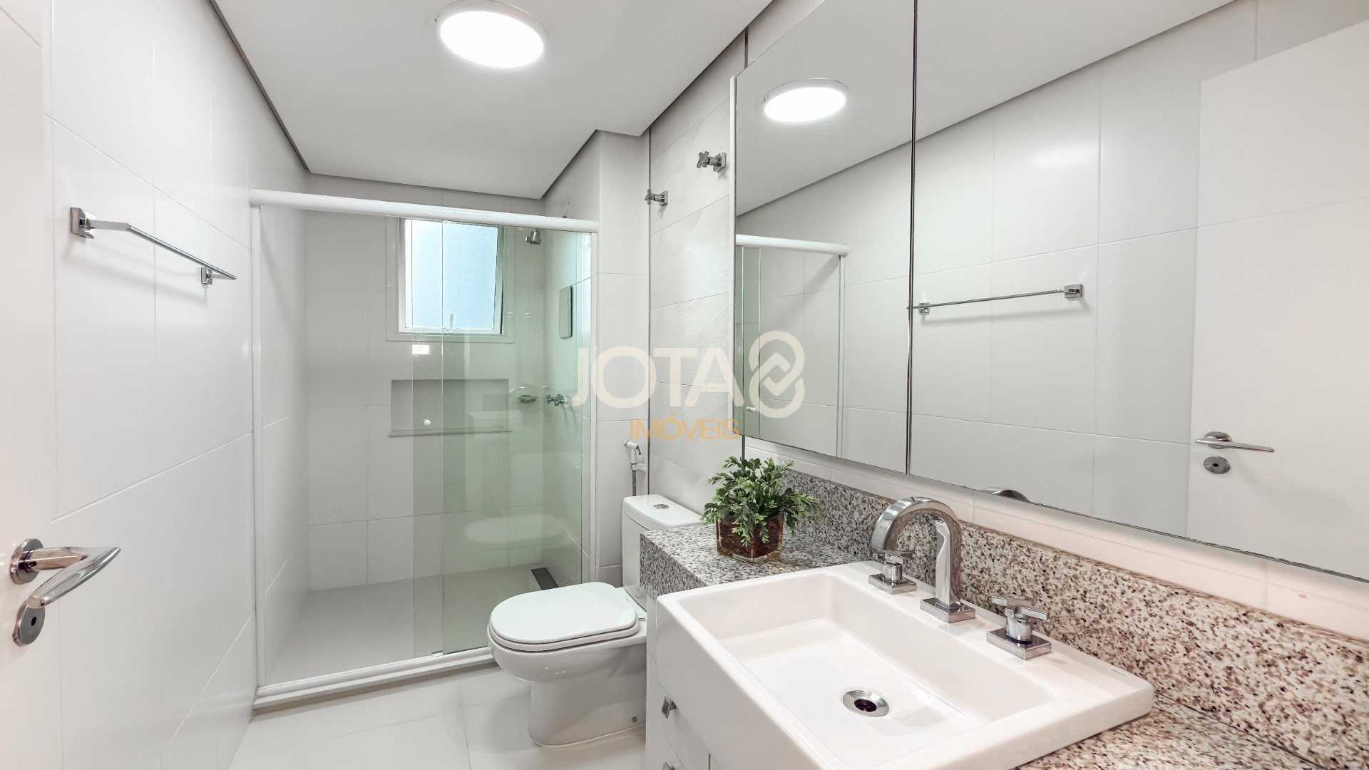 LINDO APARTAMENTO COM 3 QUARTOS, 3 VAGAS NO JUVEVÊ