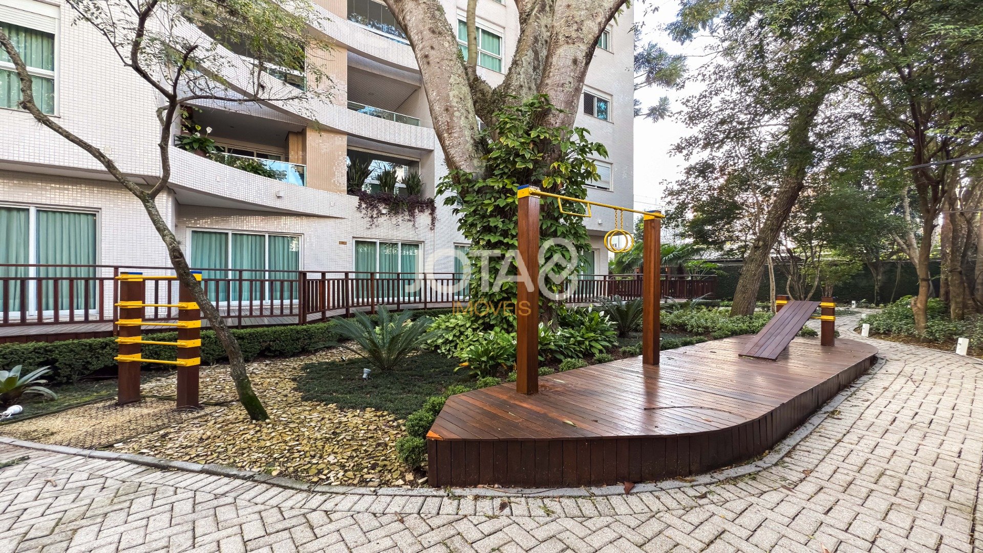 LINDO APARTAMENTO COM 3 QUARTOS, 3 VAGAS NO JUVEVÊ
