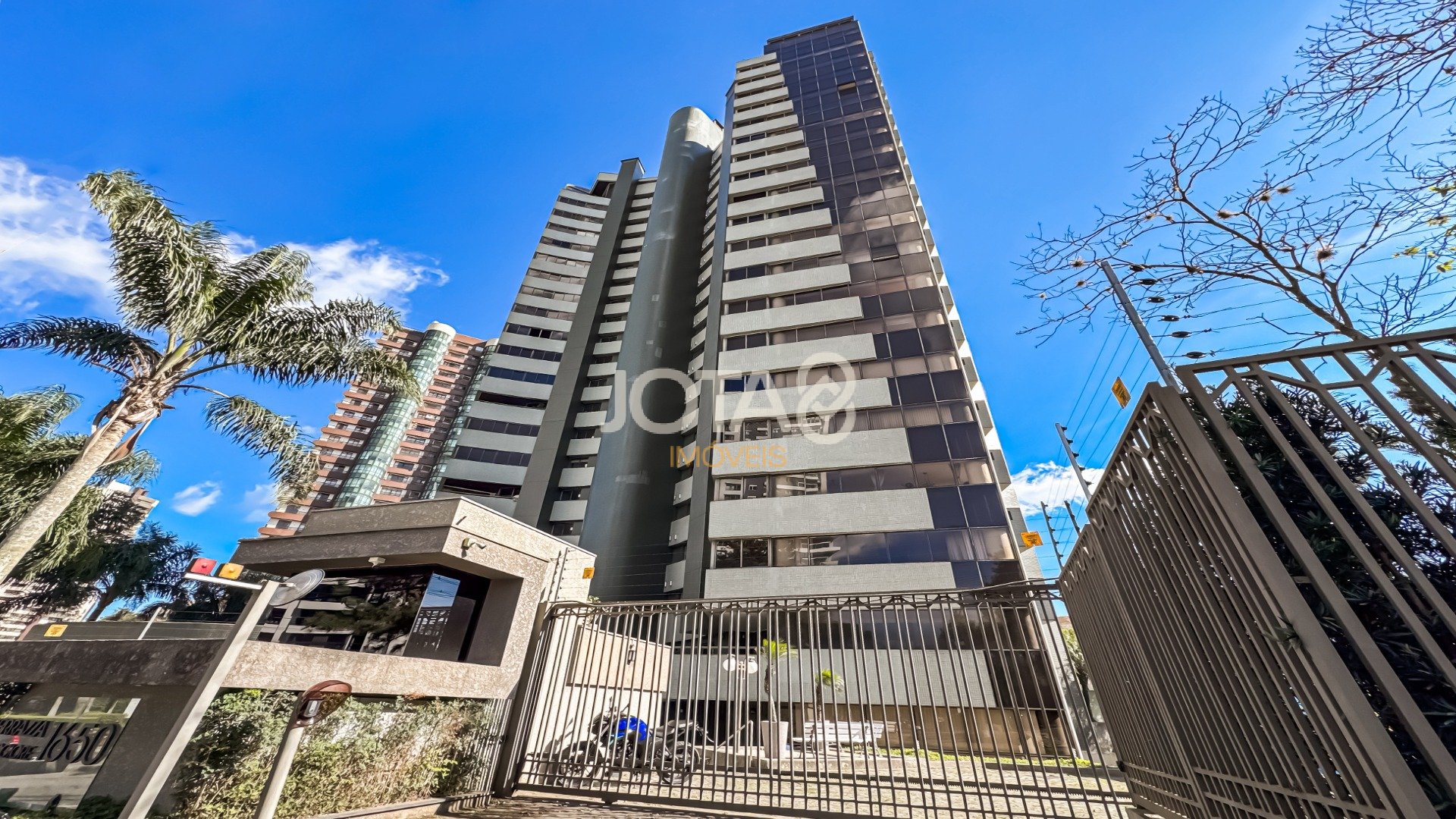 APARTAMENTO COM 3 QUARTOS ESCRITÓRIO 3 VAGAS NO ECOVILLE