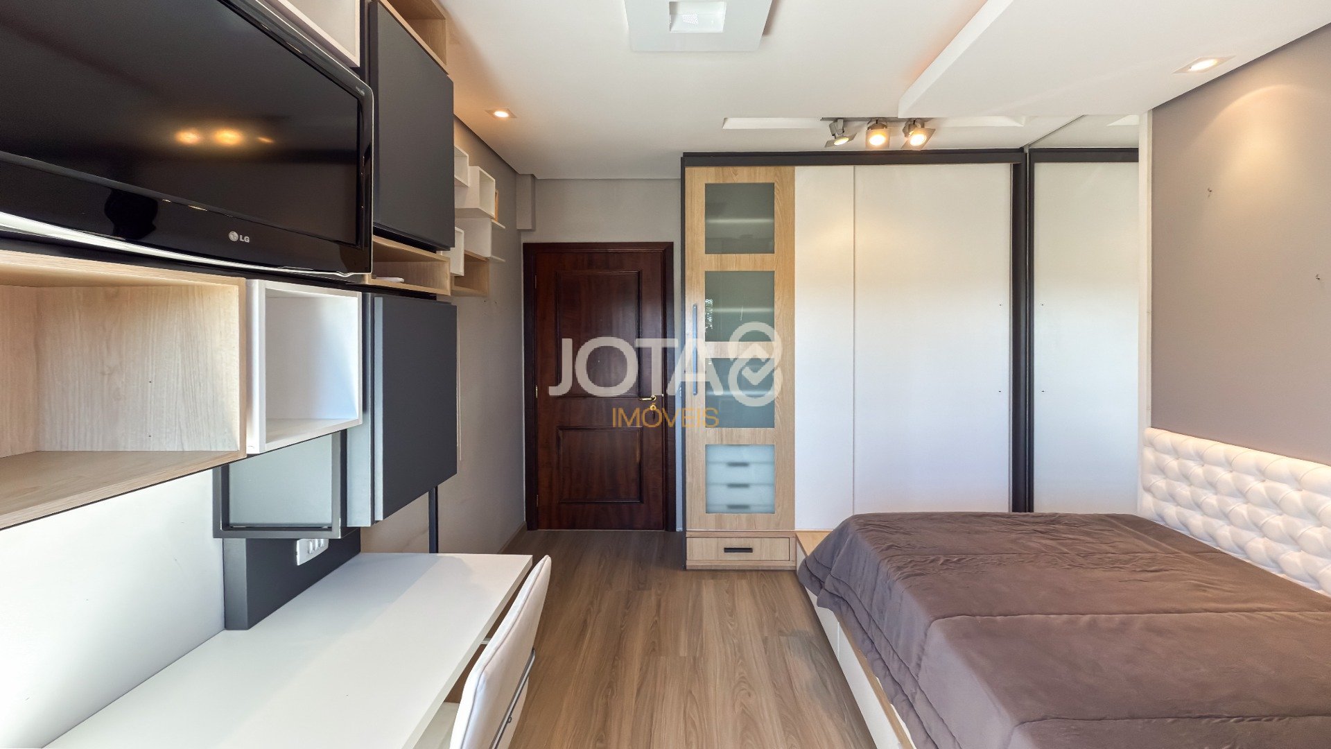 APARTAMENTO COM 3 QUARTOS ESCRITÓRIO 3 VAGAS NO ECOVILLE