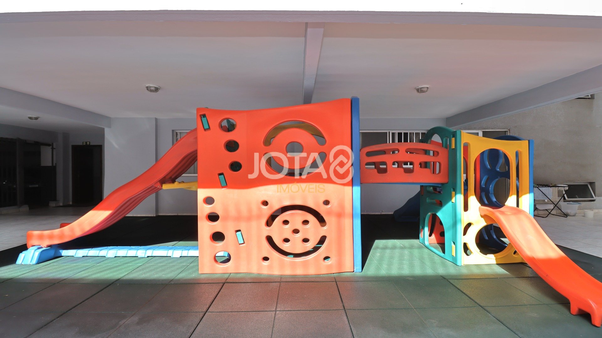 APARTAMENTO 3 QUARTOS NO JUVEVÊ - LOCALIZAÇÃO PRIVILEGIADA!