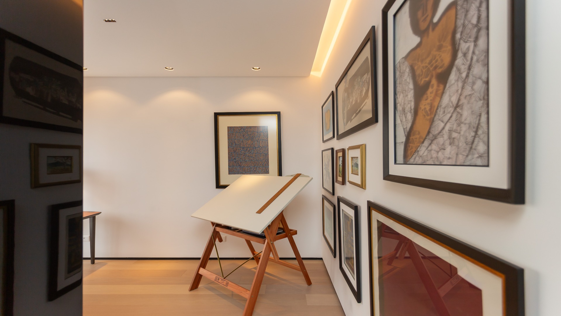 APARTAMENTO IMPECÁVEL COM 3 SUÍTES NO CABRAL