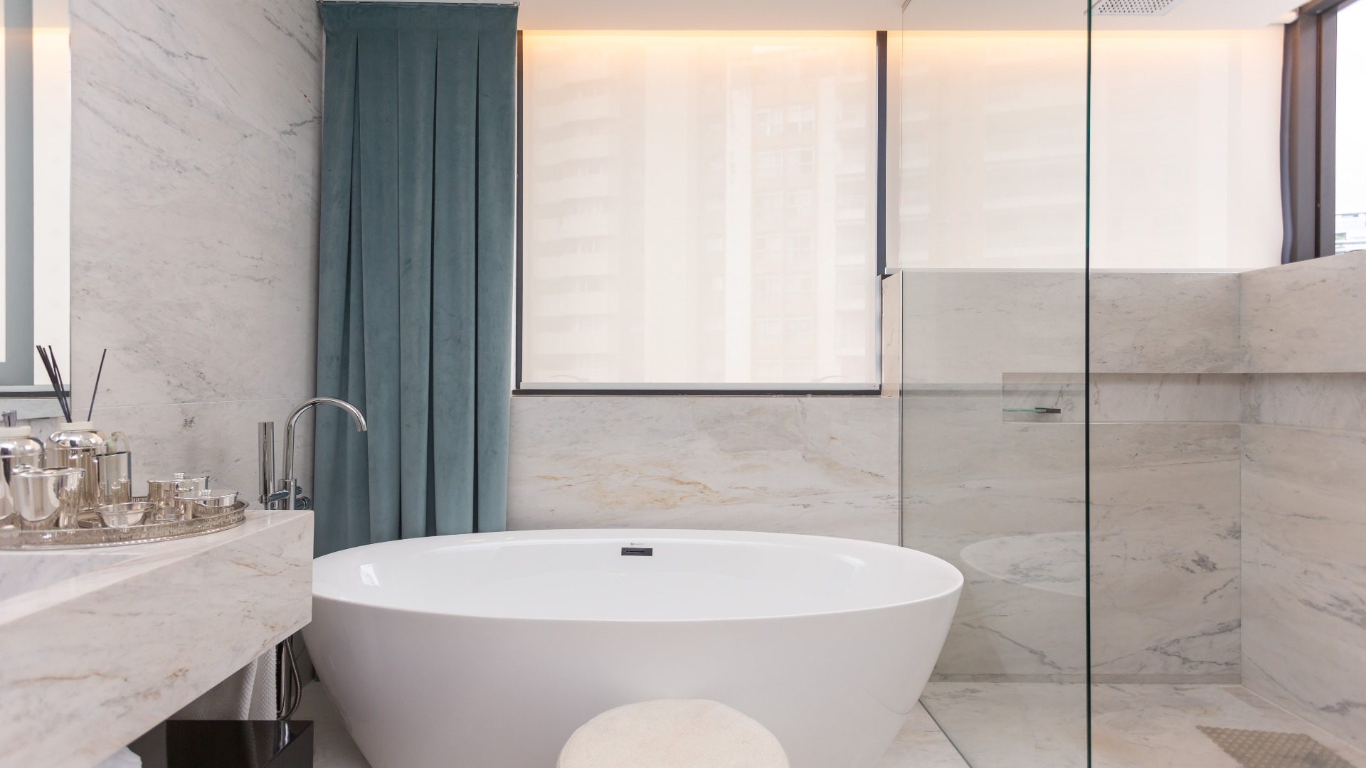 APARTAMENTO IMPECÁVEL COM 3 SUÍTES NO CABRAL