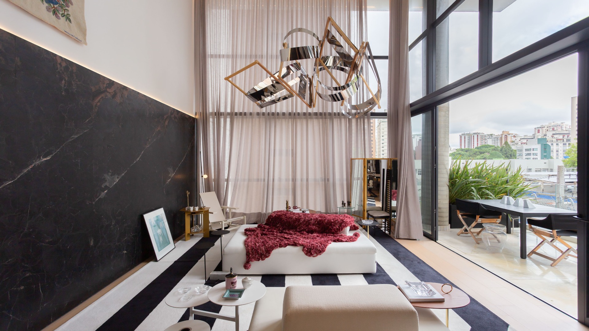 APARTAMENTO IMPECÁVEL COM 3 SUÍTES NO CABRAL