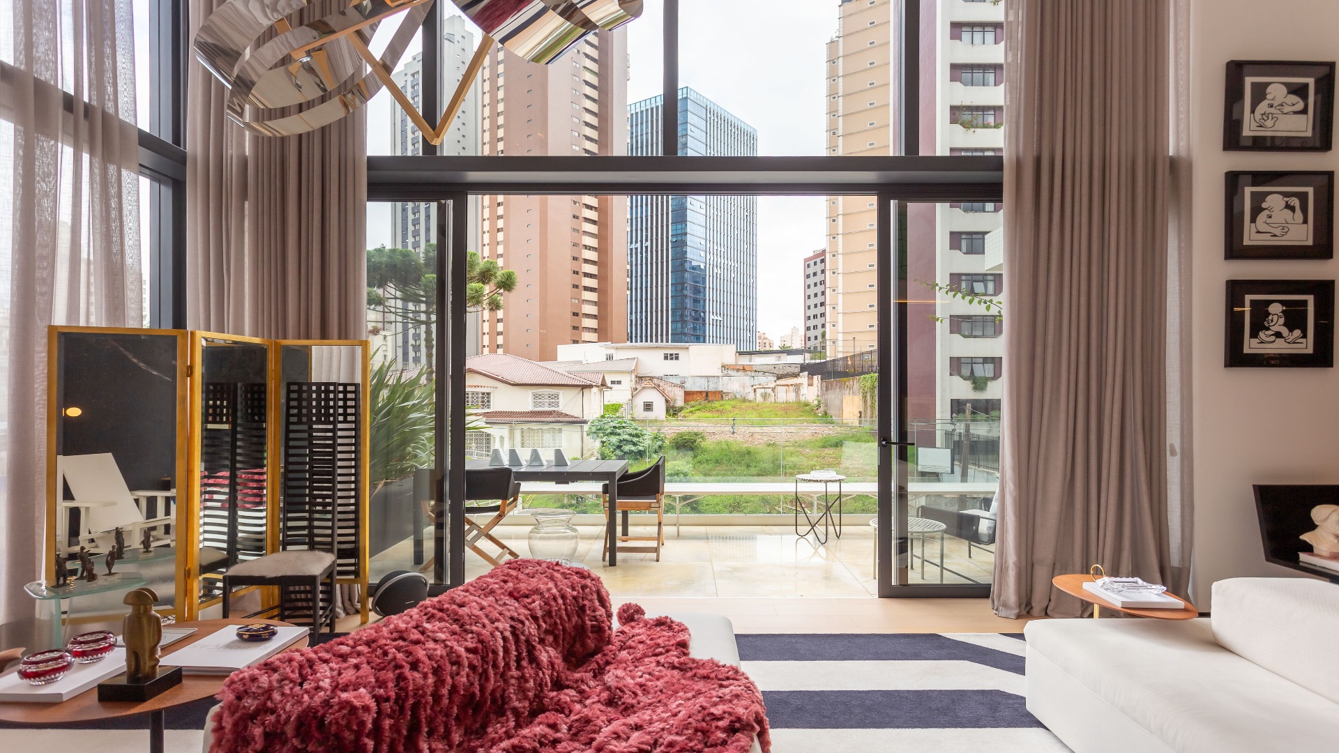 APARTAMENTO IMPECÁVEL COM 3 SUÍTES NO CABRAL